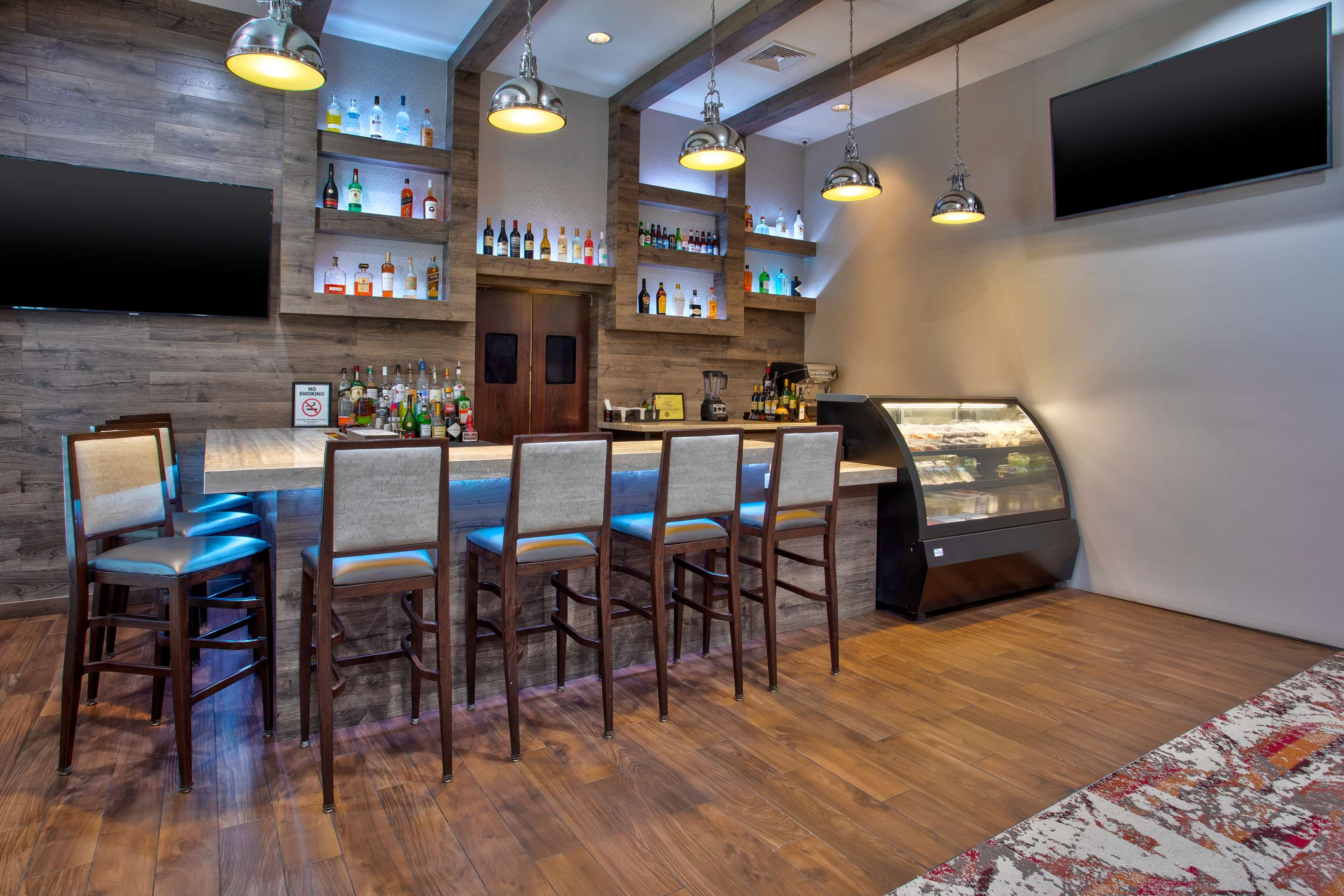 Lobby | Hampton Inn & Suites Elizabeth Newark Airport