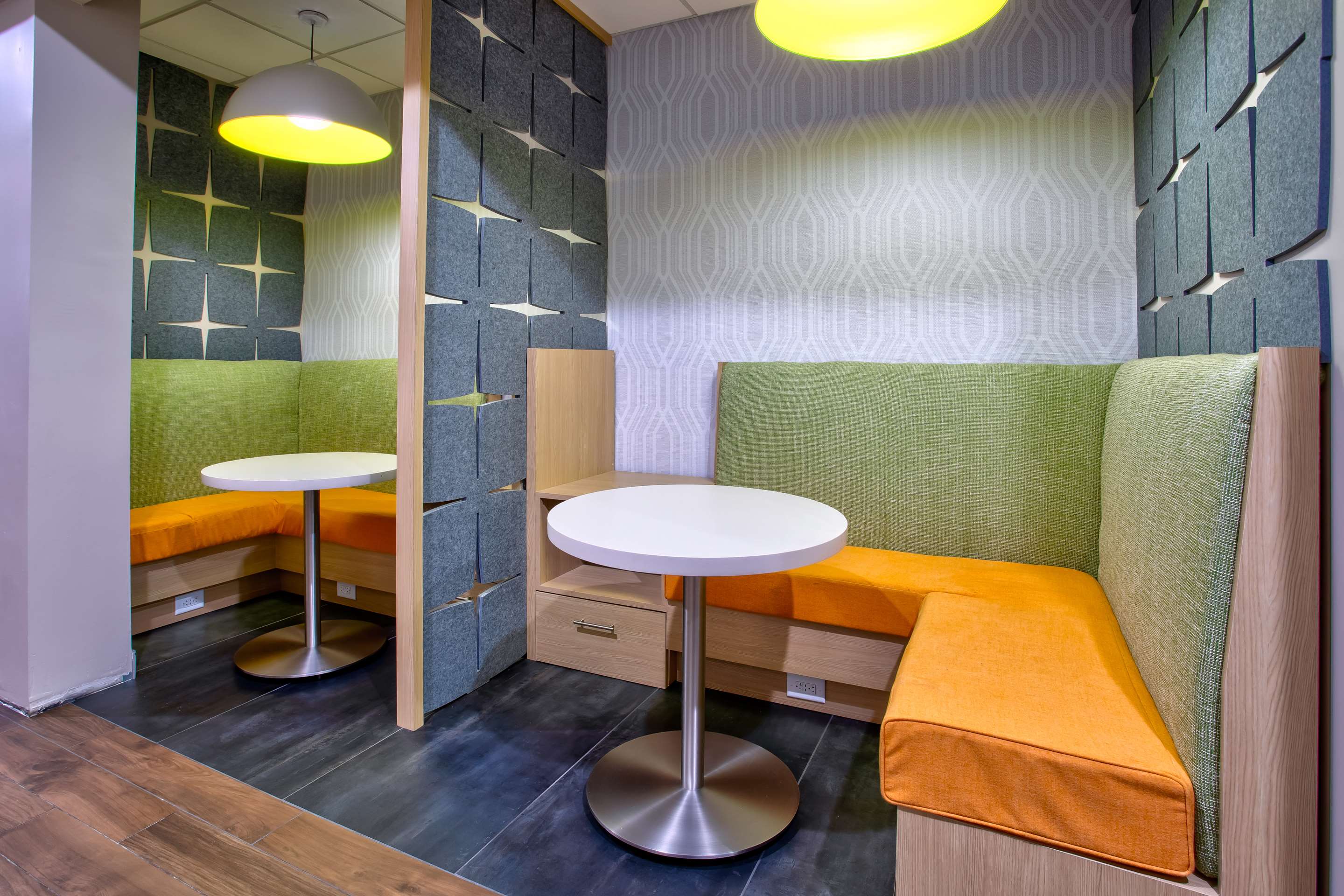 Meeting Room | Hampton Inn & Suites Elizabeth Newark Airport