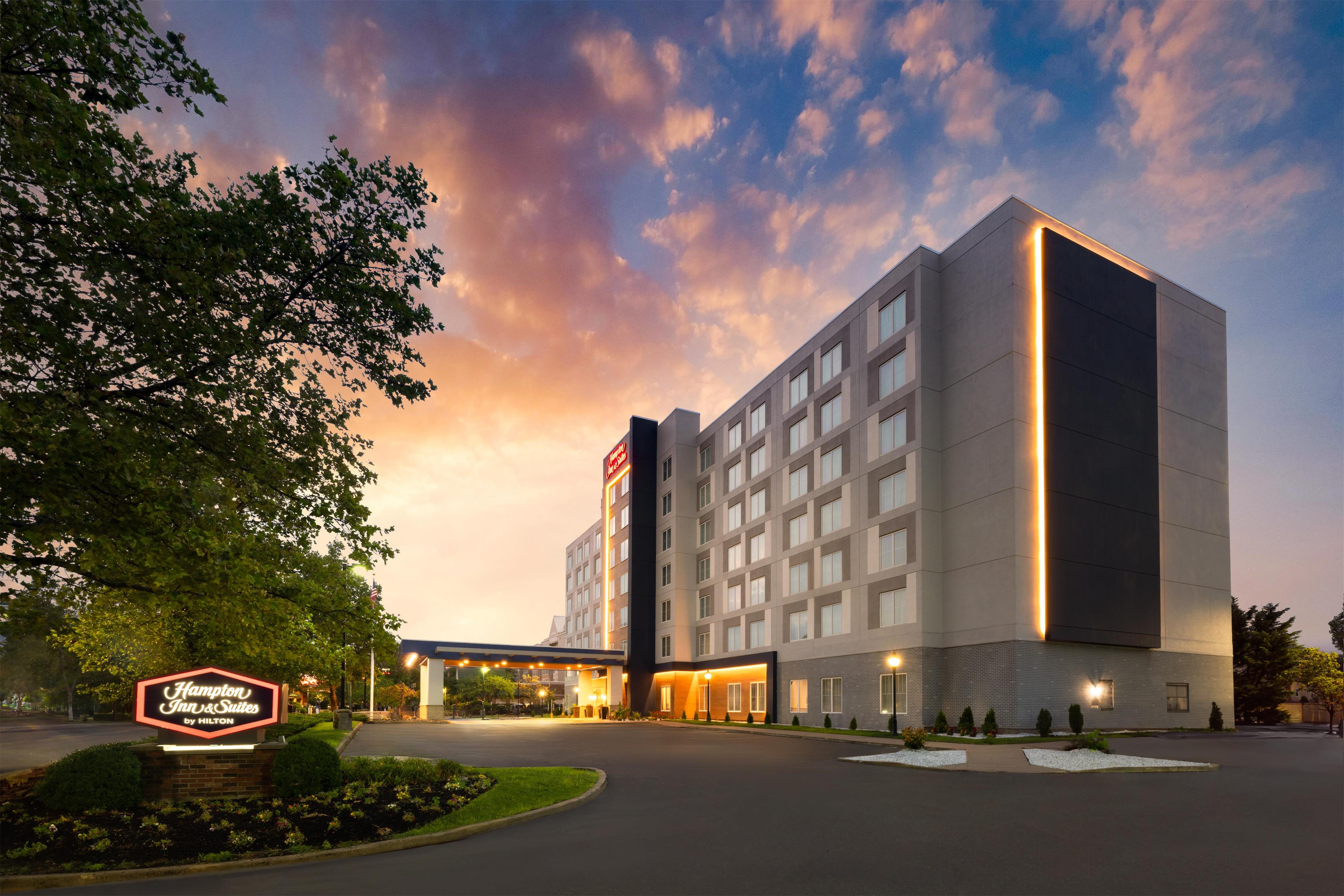 Exterior | Hampton Inn & Suites Elizabeth Newark Airport