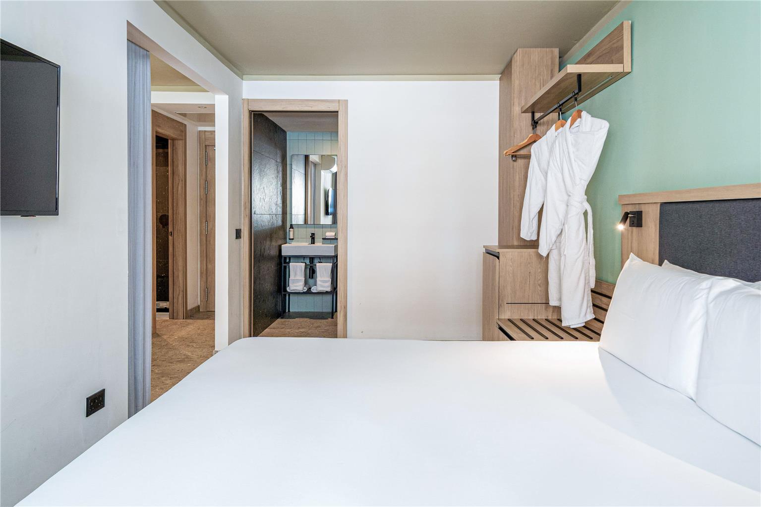 HOTEL SCIROCCO ST JULIANS AFFILIATE-guestroom-Guest Room,On-Site.jpg