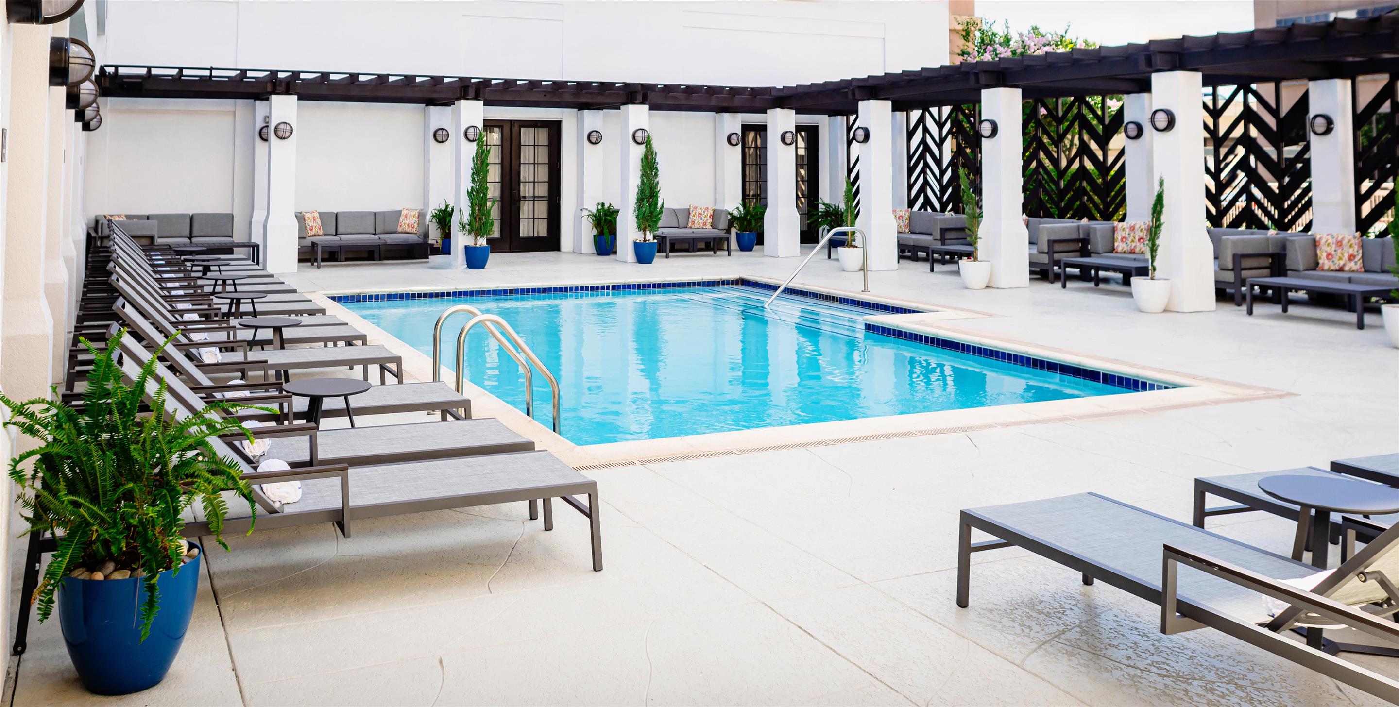 Pool | The Chifley Houston, Tapestry Collection by Hilton