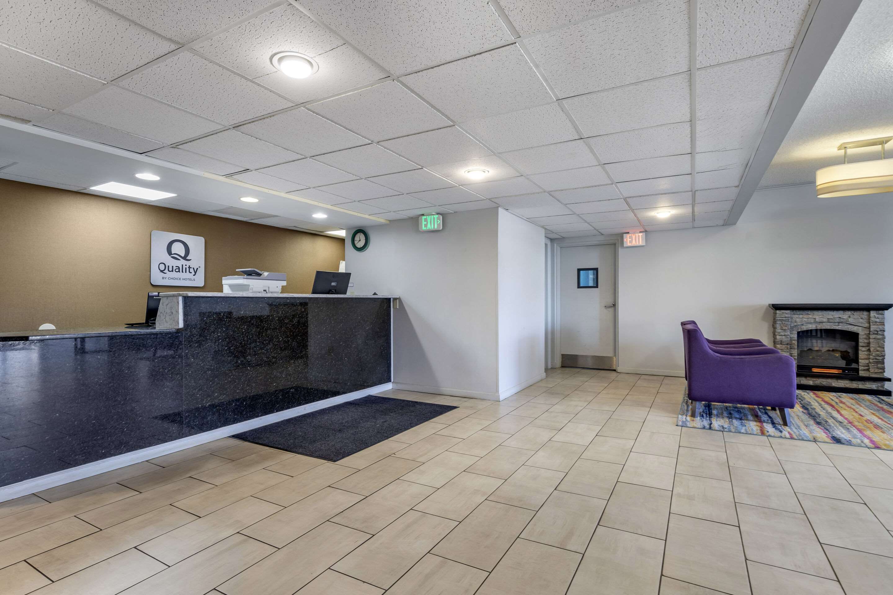 Hotel lobby | Quality Inn
