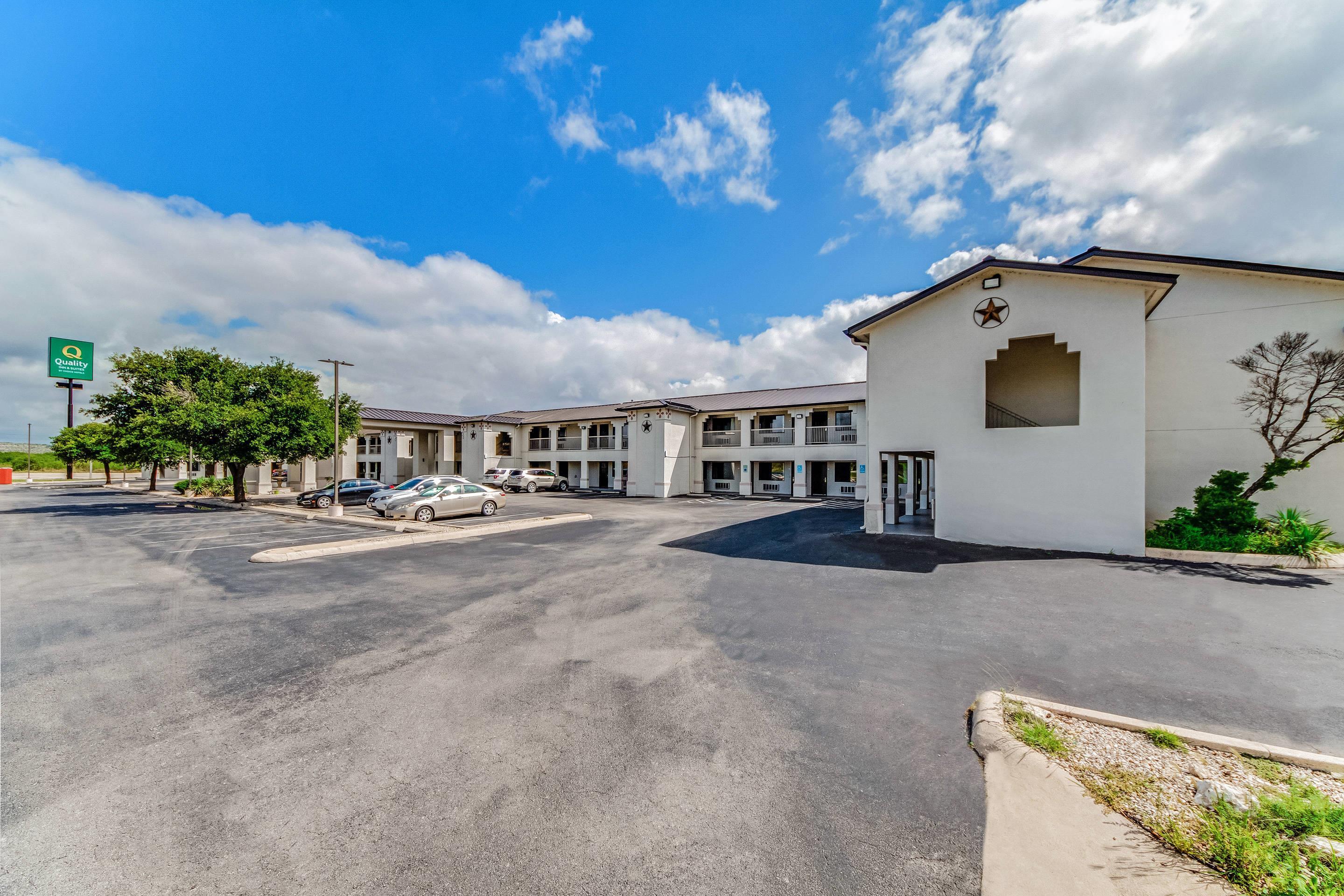 Hotel exterior | Quality Inn & Suites