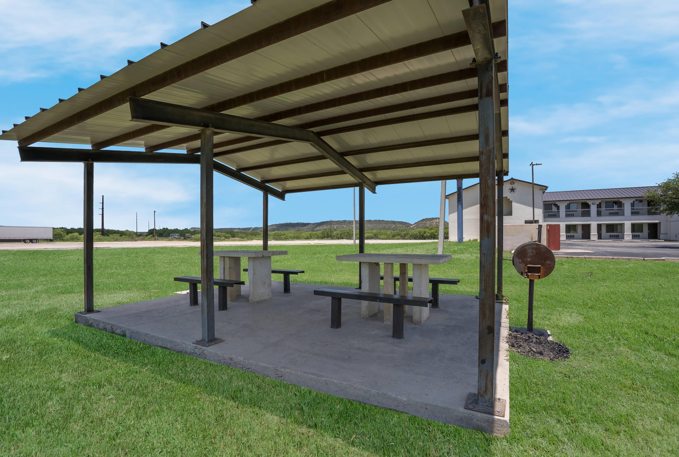 Barbecue area | Quality Inn & Suites