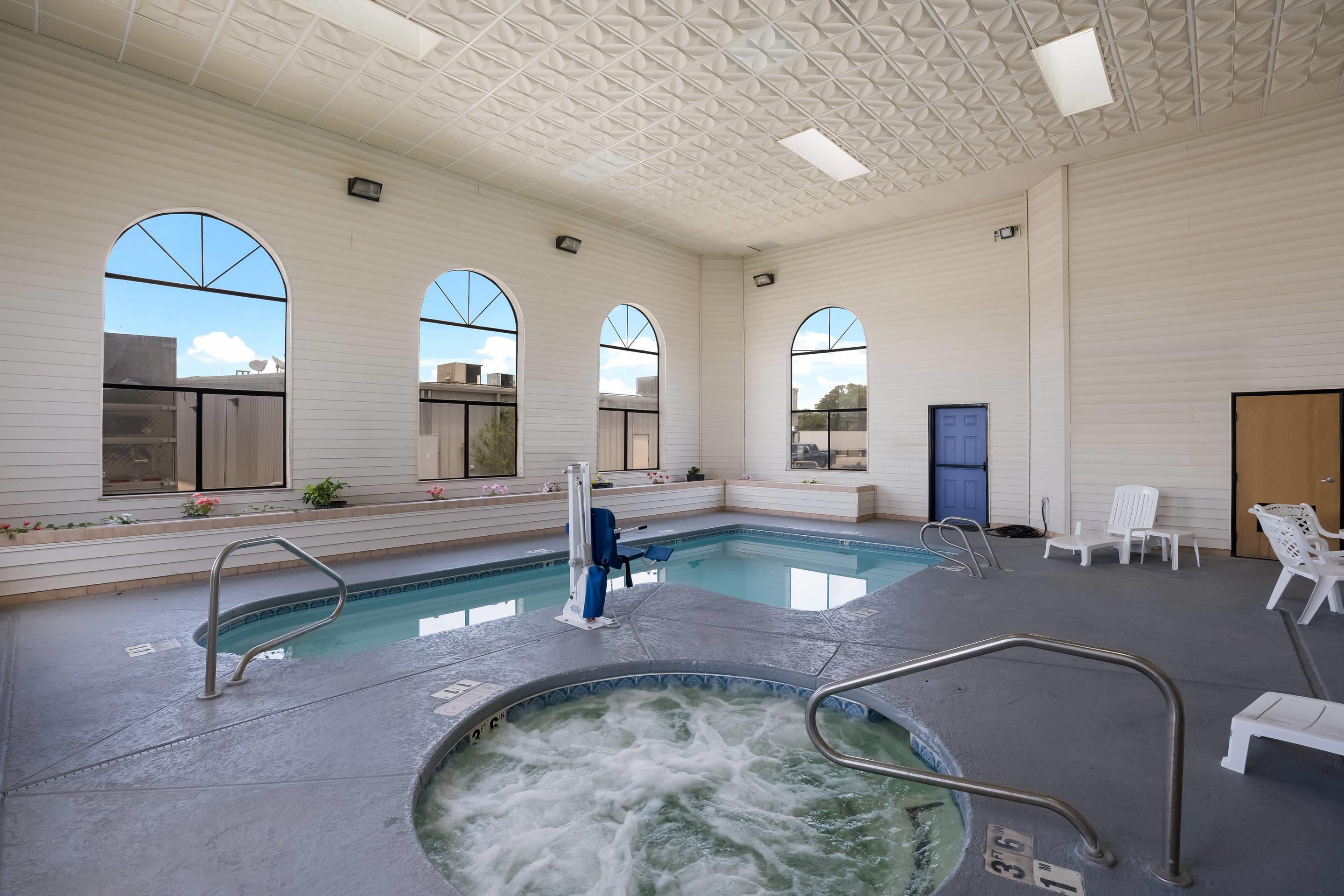 Indoor pool | Quality Inn & Suites