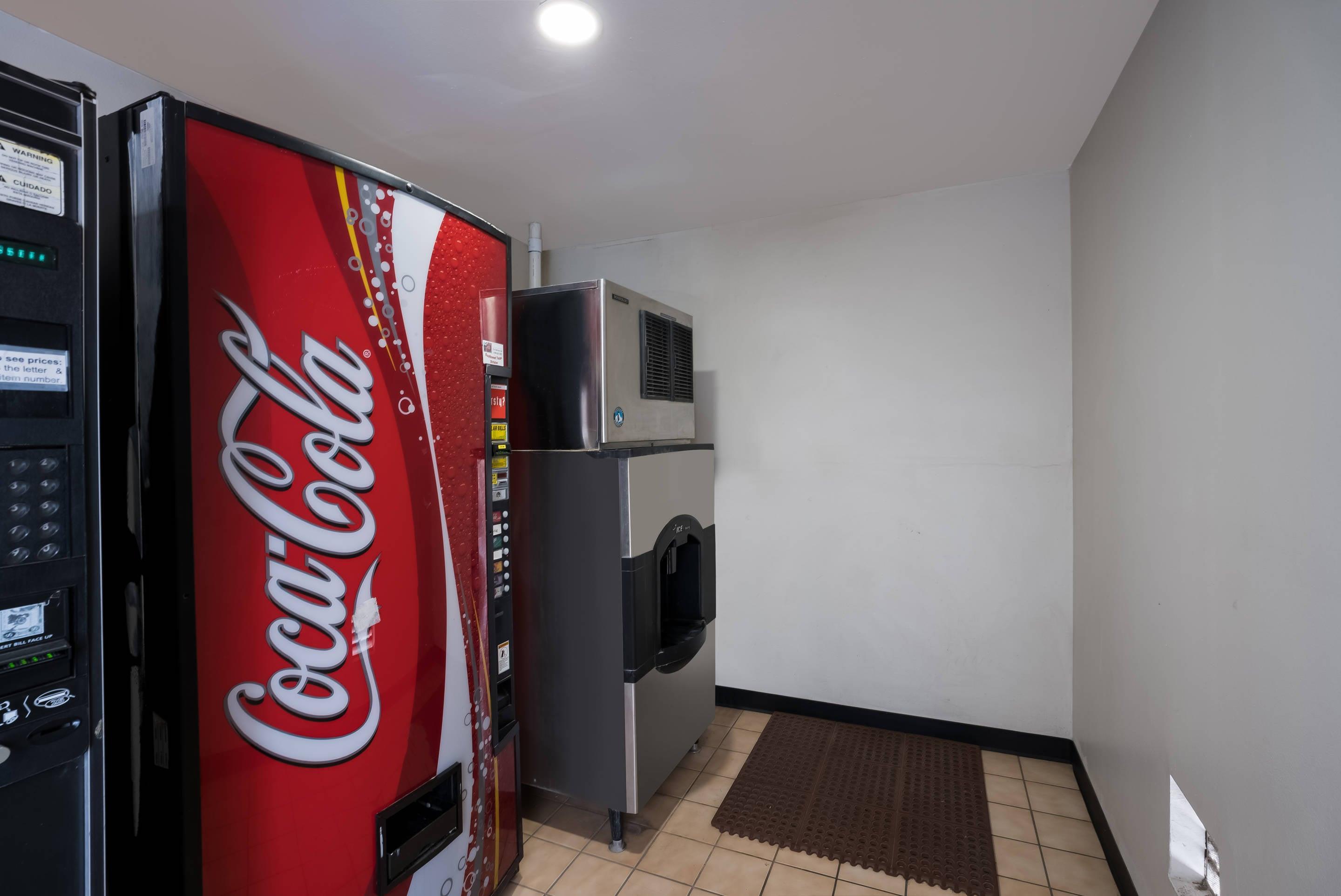 Hotel vending area | Quality Inn & Suites