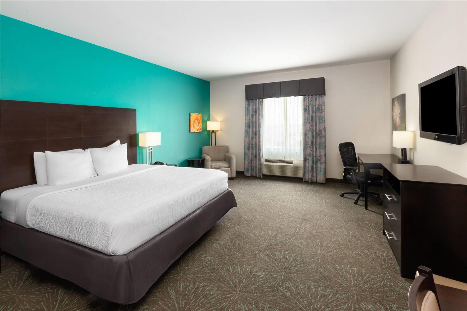 BAYMONT BY WYNDHAM ANDREWS TX-guestroom-Guest Room,On-Site.jpg