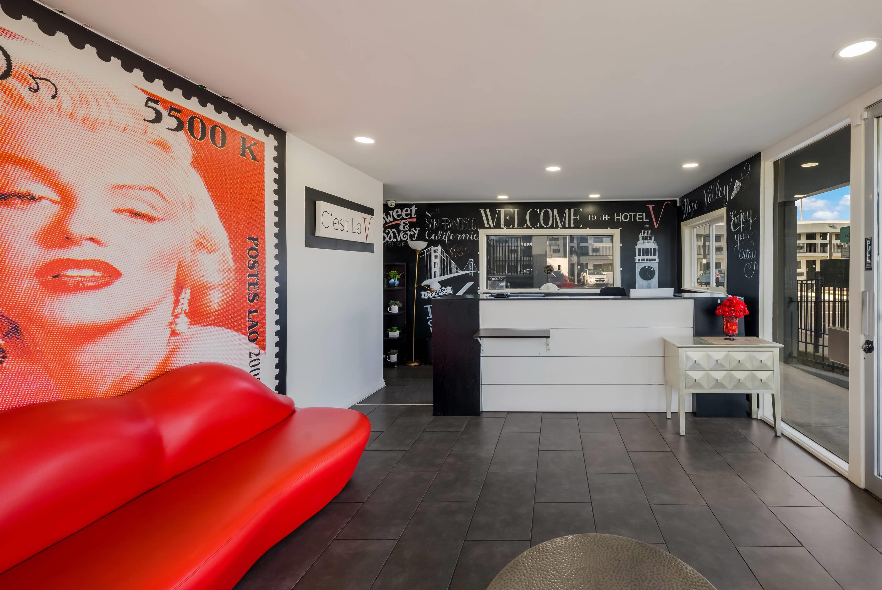Front desk | Rodeway Inn