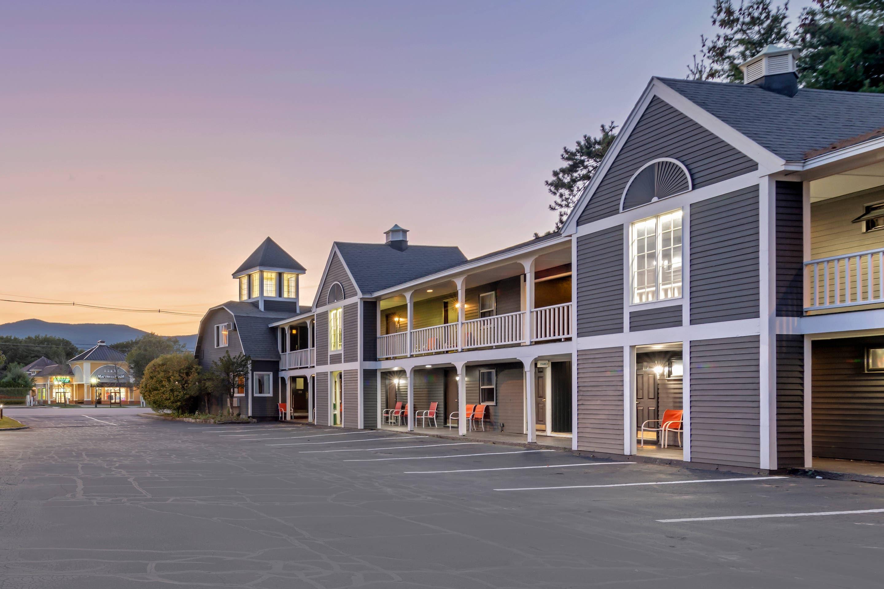 Twilight | Green Granite Inn, Ascend Hotel Collection