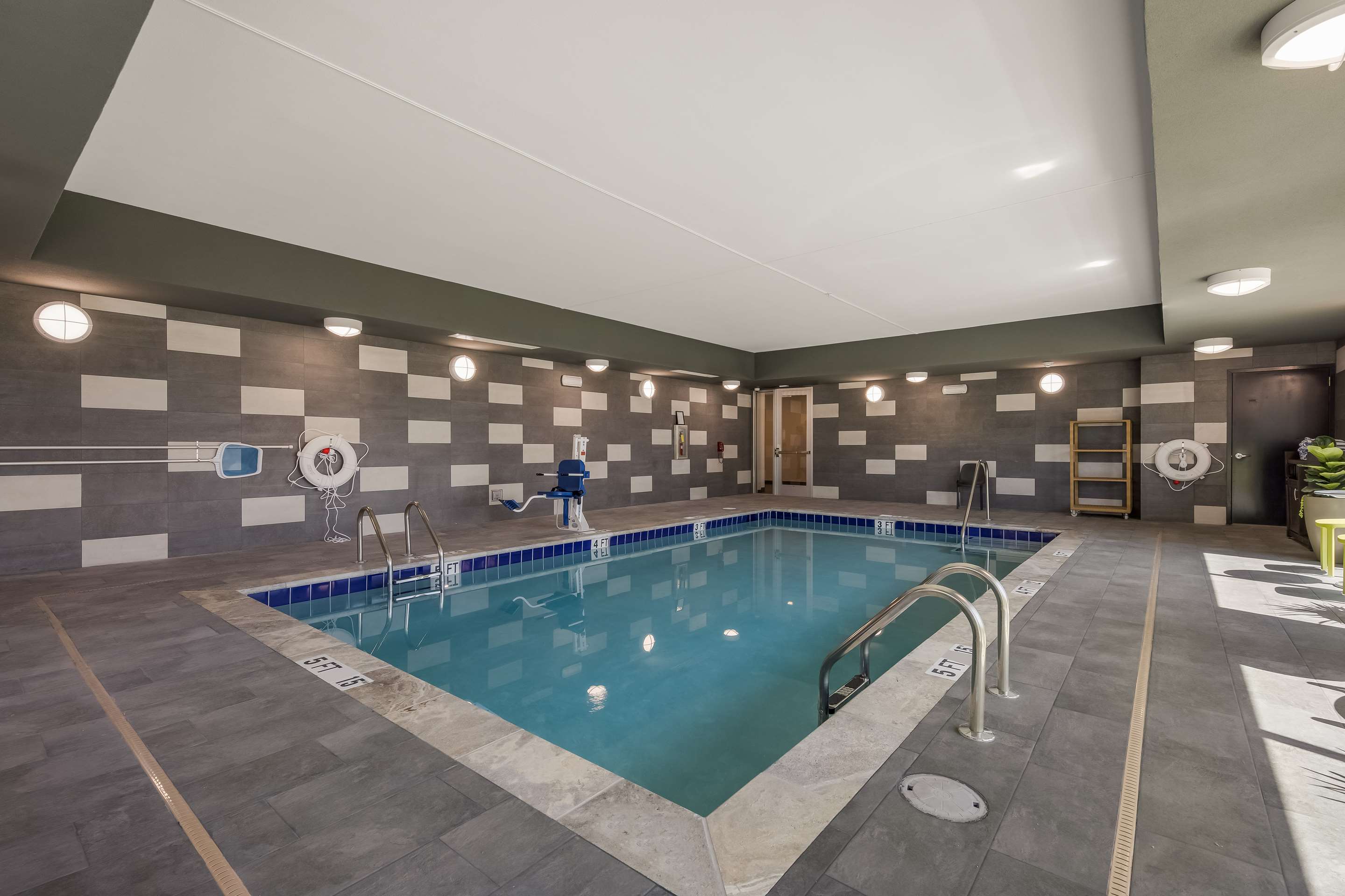 Pool | Home2 Suites By Hilton Cookeville