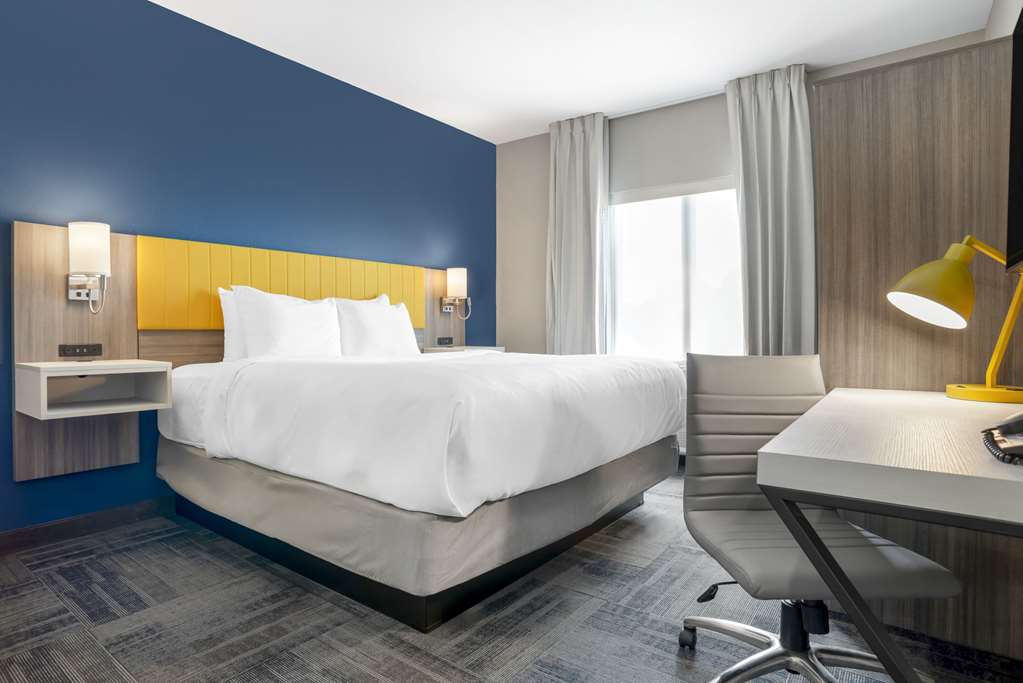 COMFORT INN AND SUITES DESTIN NEAR-guestroom-Guest Room,On-Site.jpg
