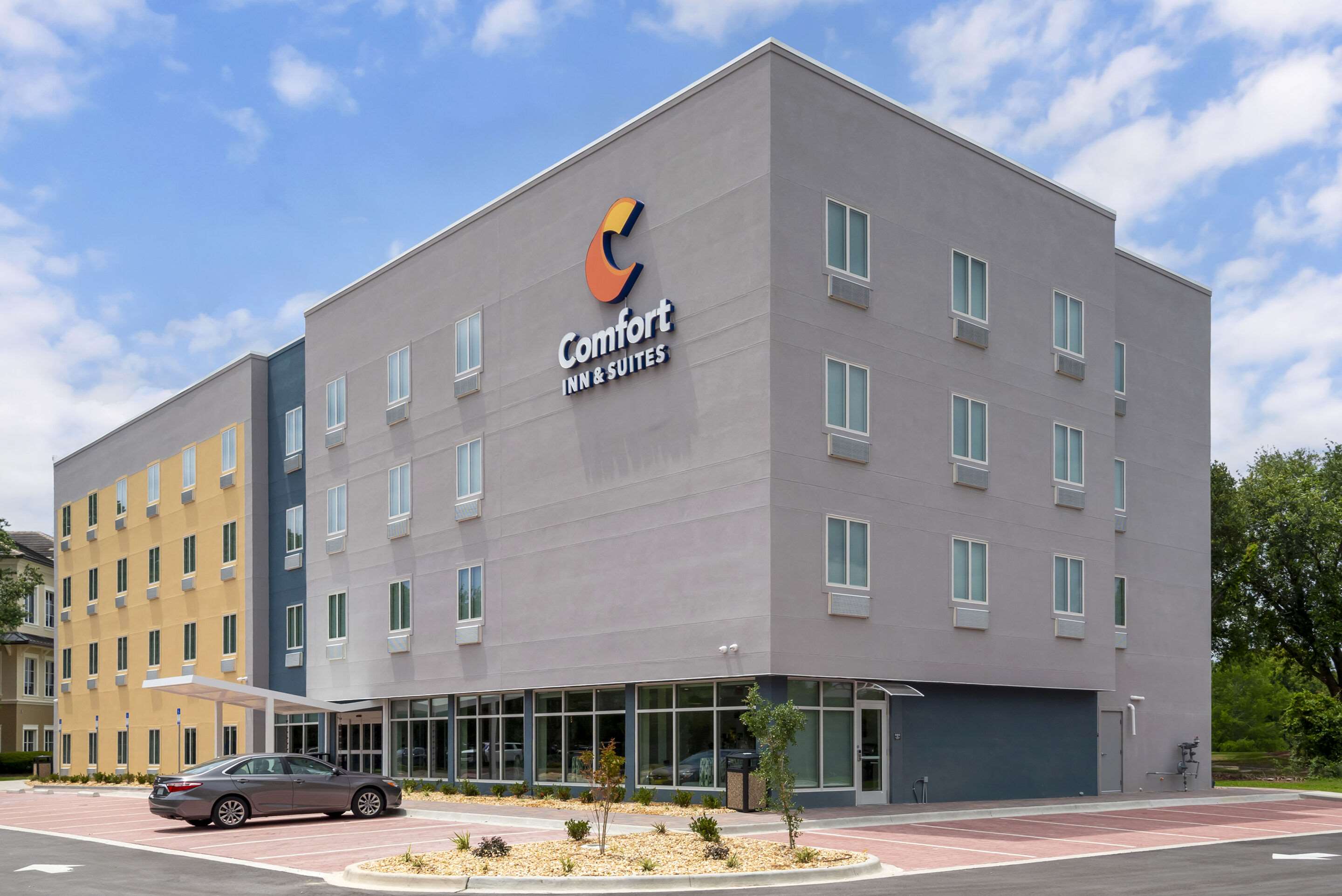 Hotel exterior | Comfort Inn & Suites Destin near Henderson Beach