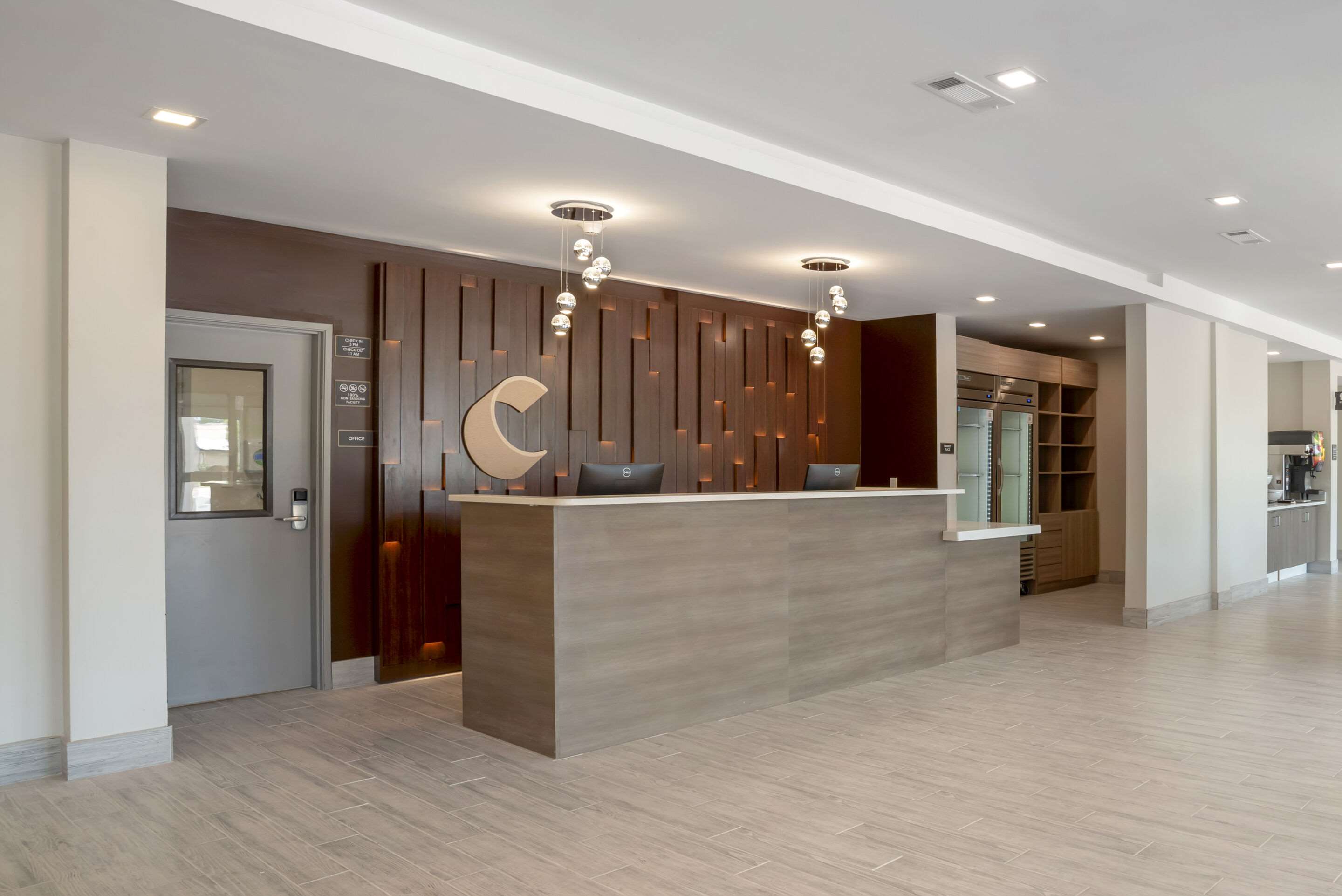 Front desk | Comfort Inn & Suites Destin near Henderson Beach