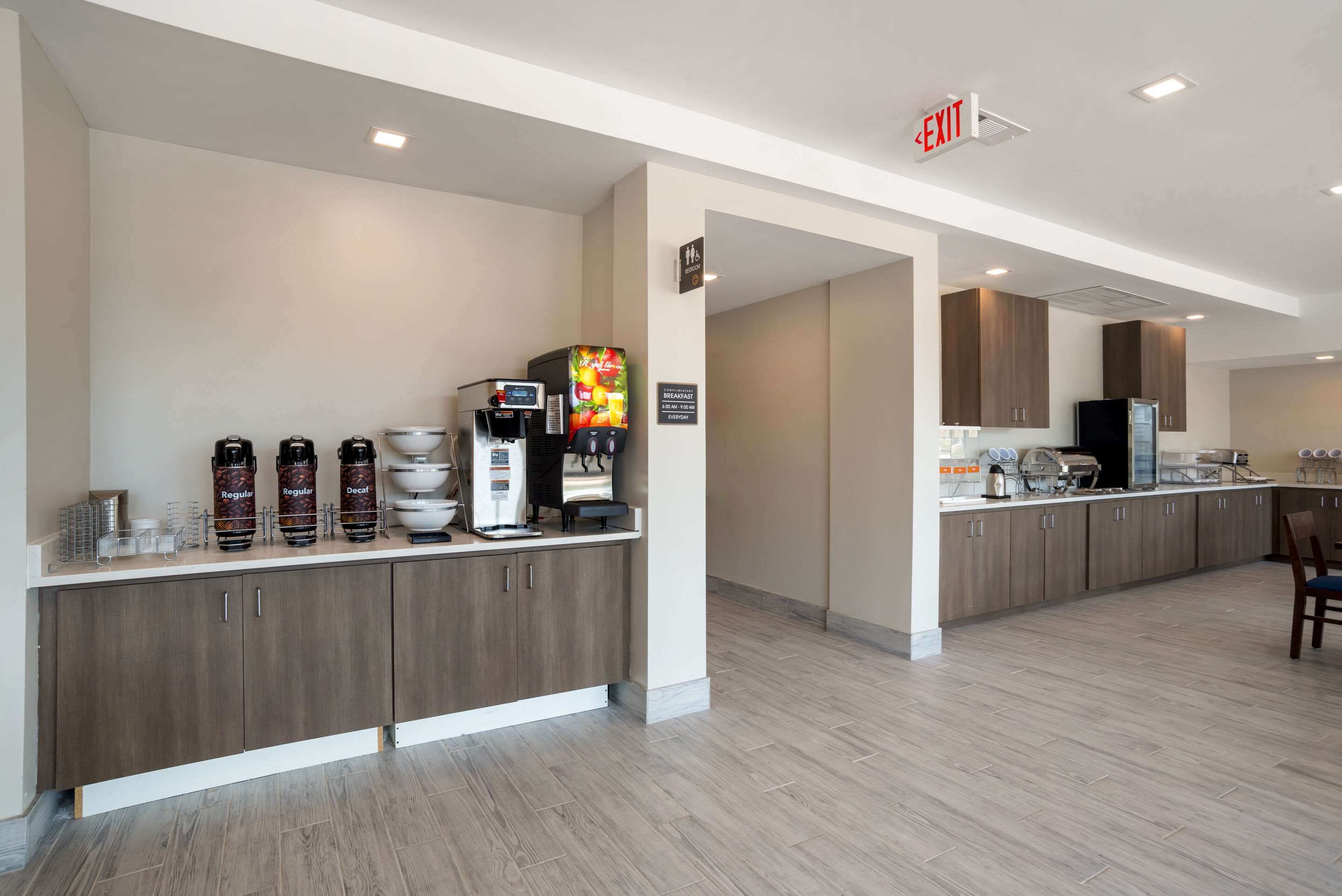 Breakfast bar | Comfort Inn & Suites Destin near Henderson Beach