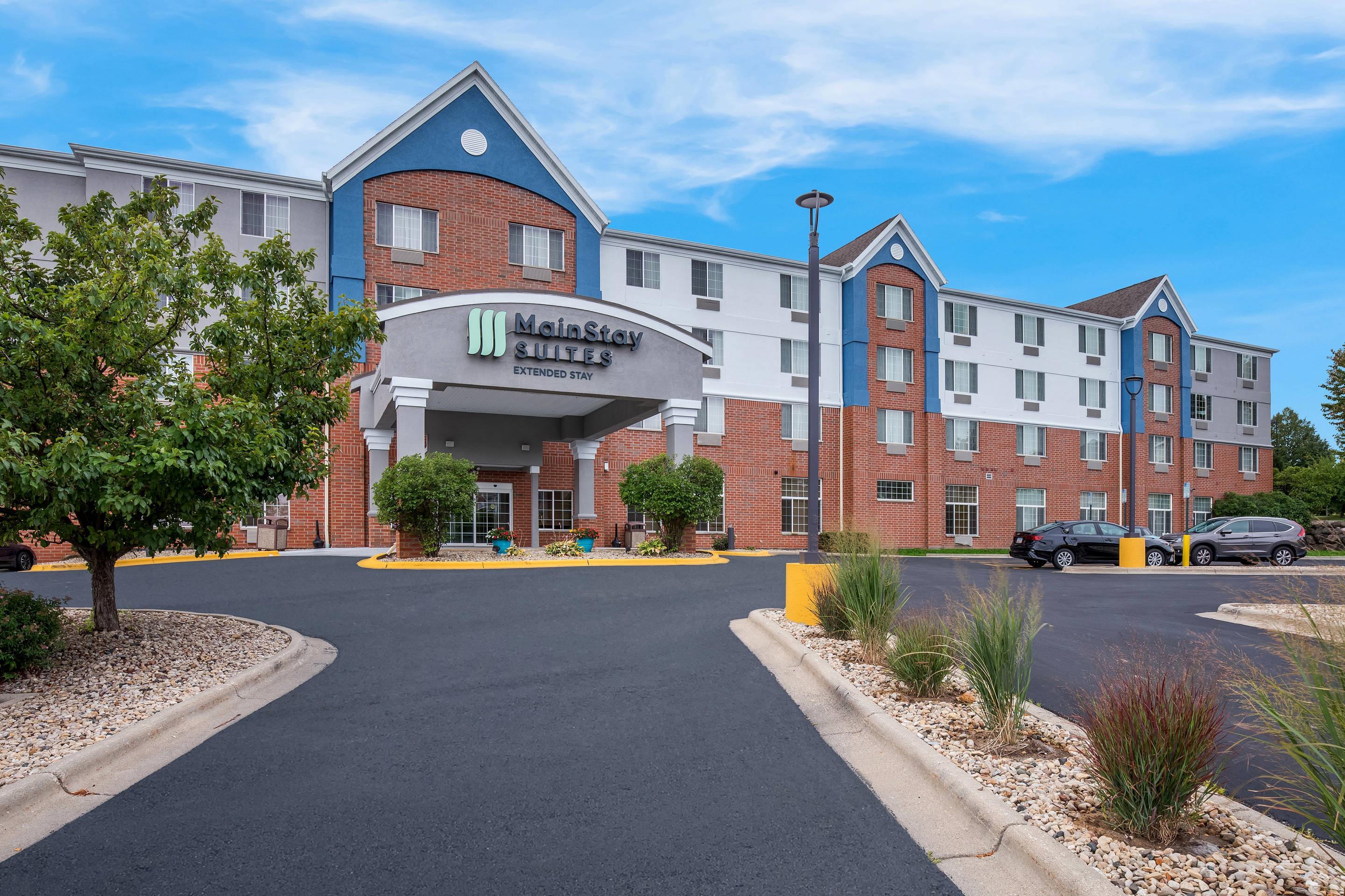 Hotel exterior | MainStay Suites Fitchburg - Madison