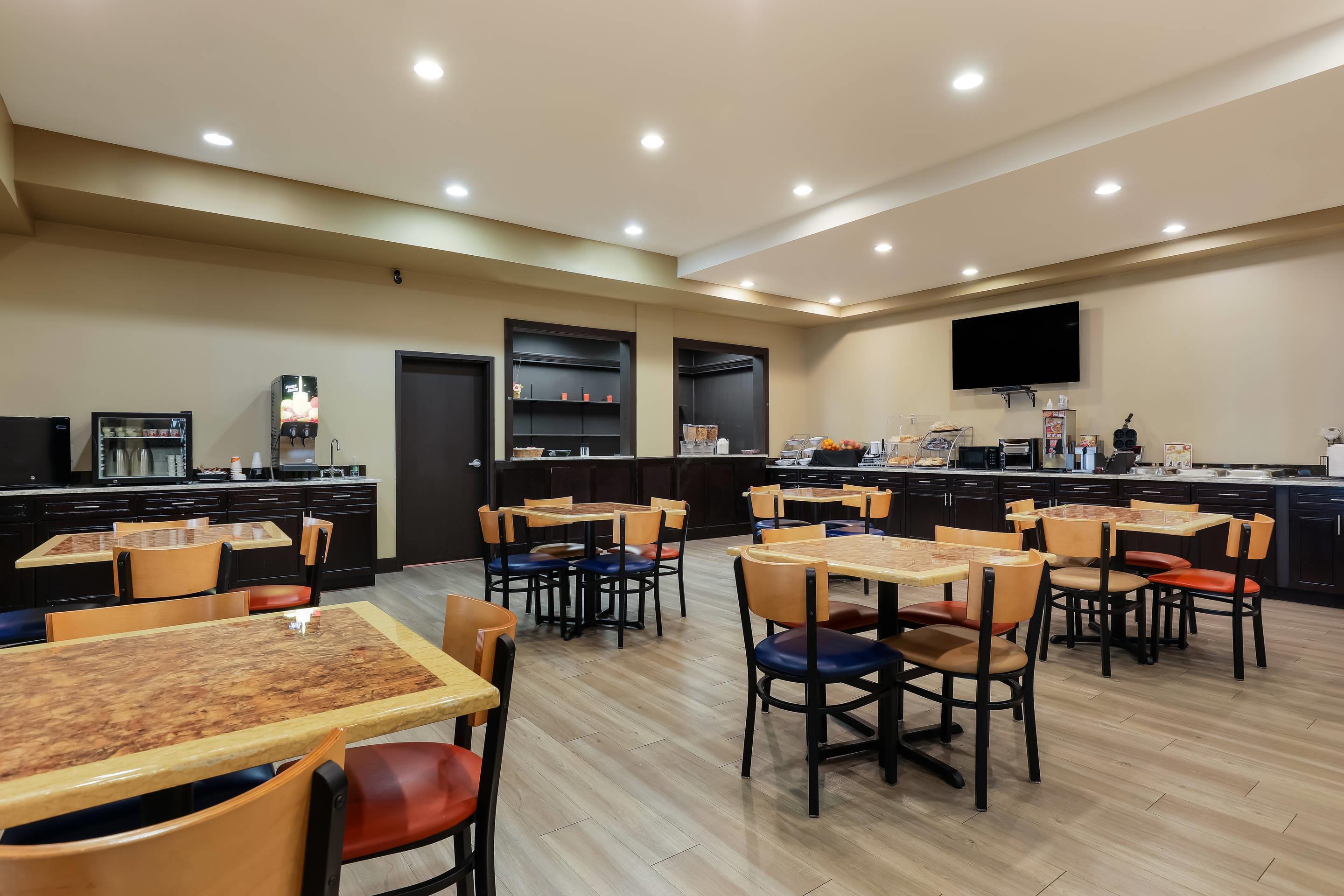 Breakfast area | MainStay Suites Fitchburg - Madison