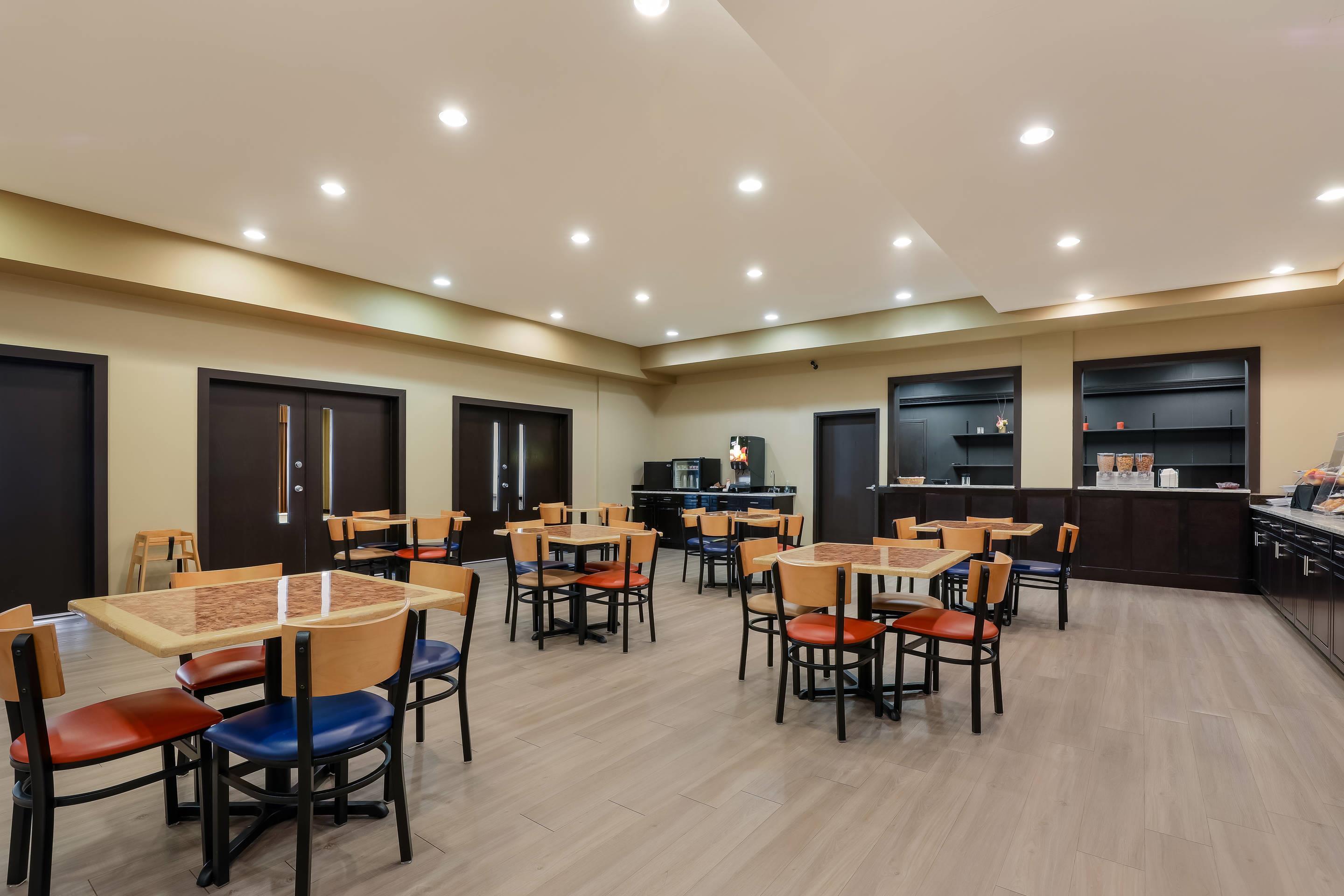 Breakfast area | MainStay Suites Fitchburg - Madison