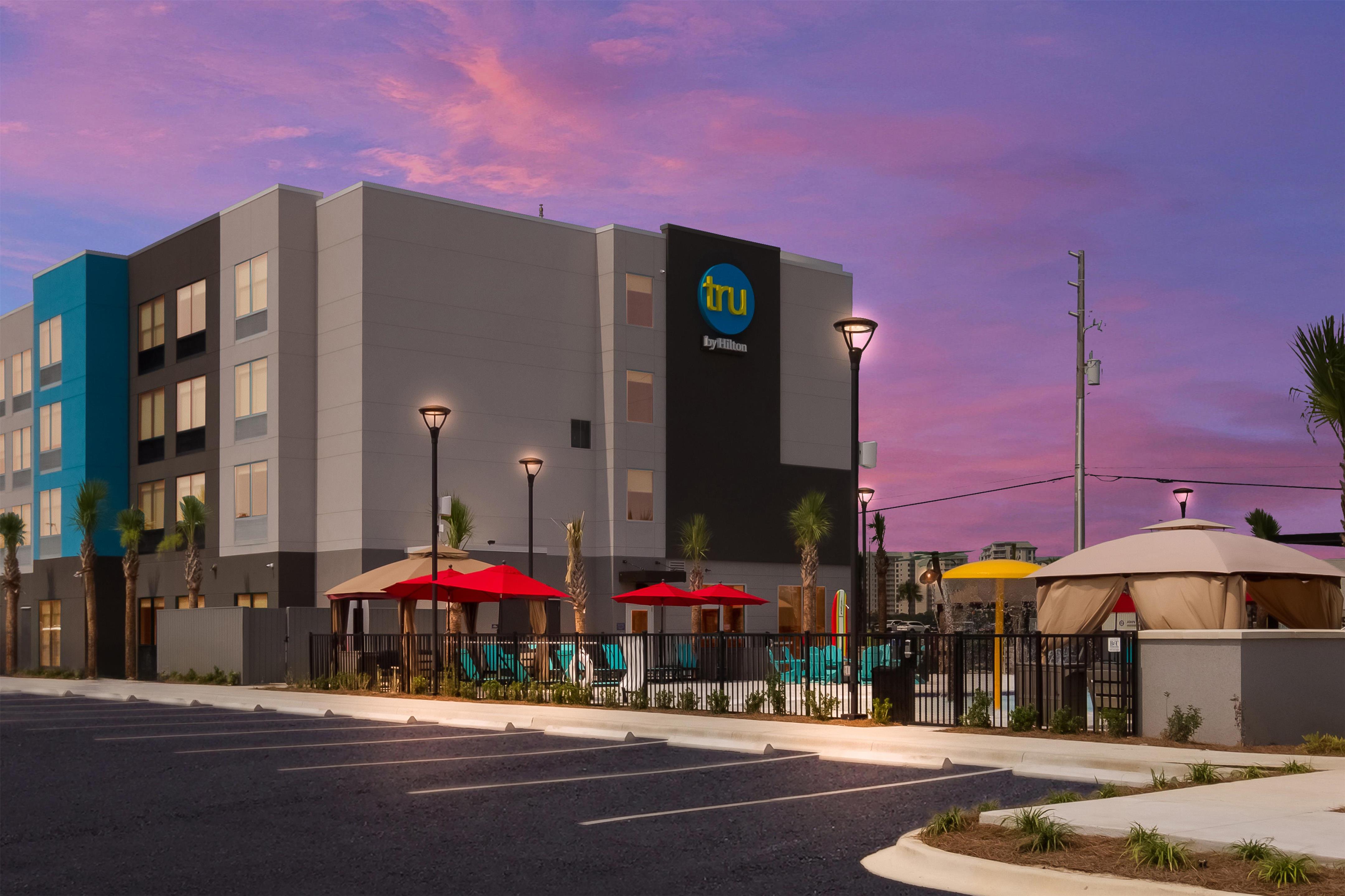 Exterior | Tru By Hilton Destin