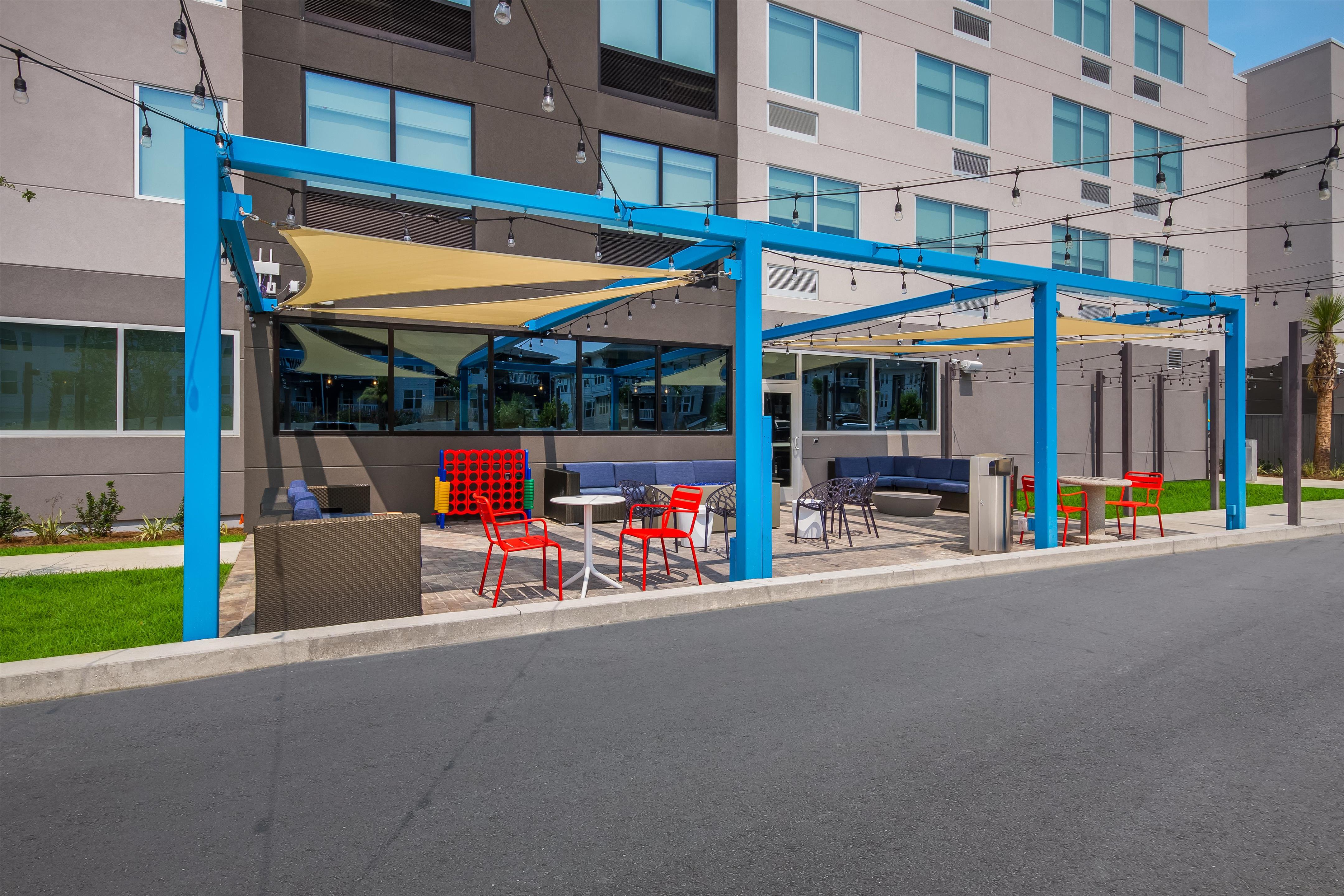 Exterior | Tru By Hilton Destin
