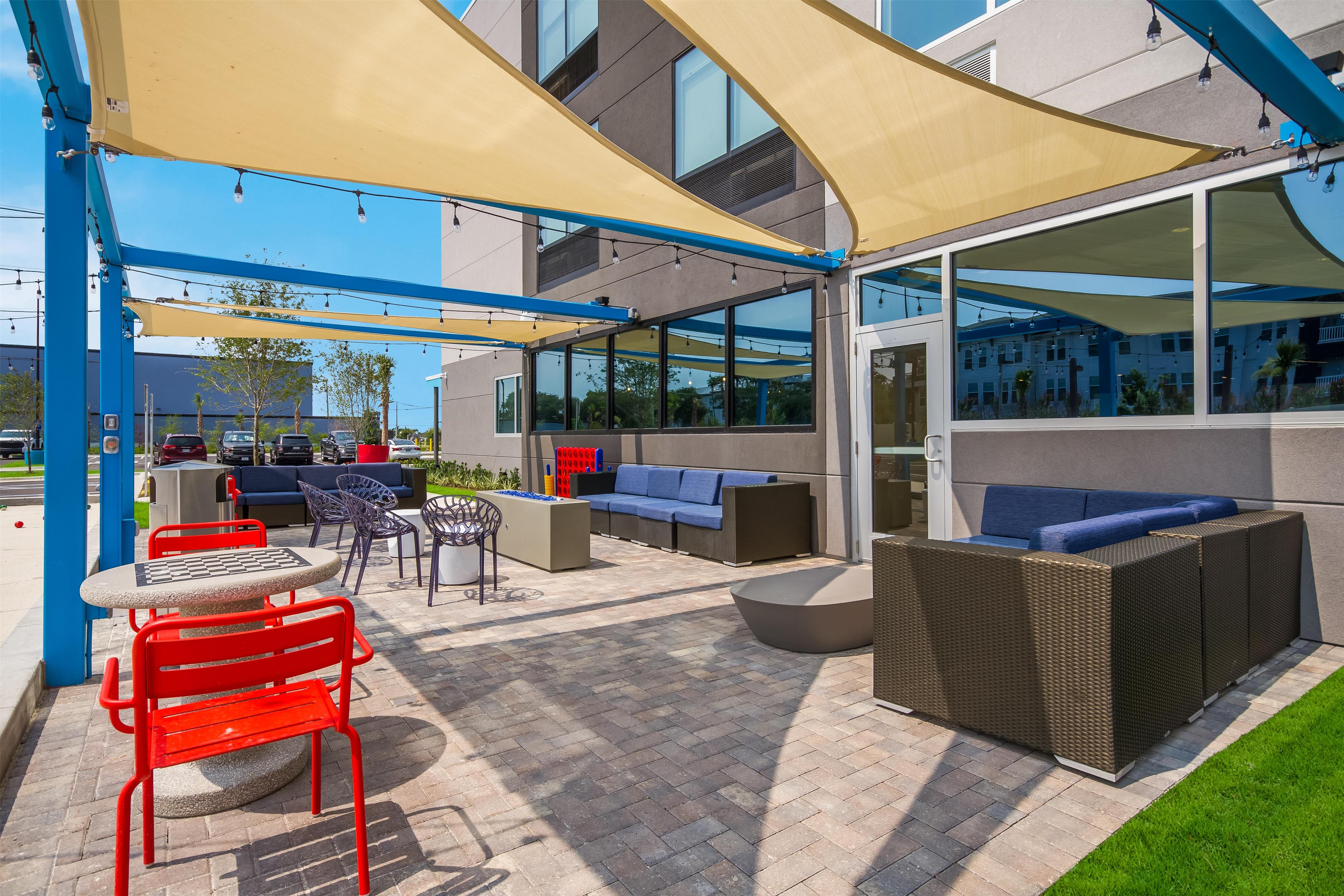 Exterior | Tru By Hilton Destin