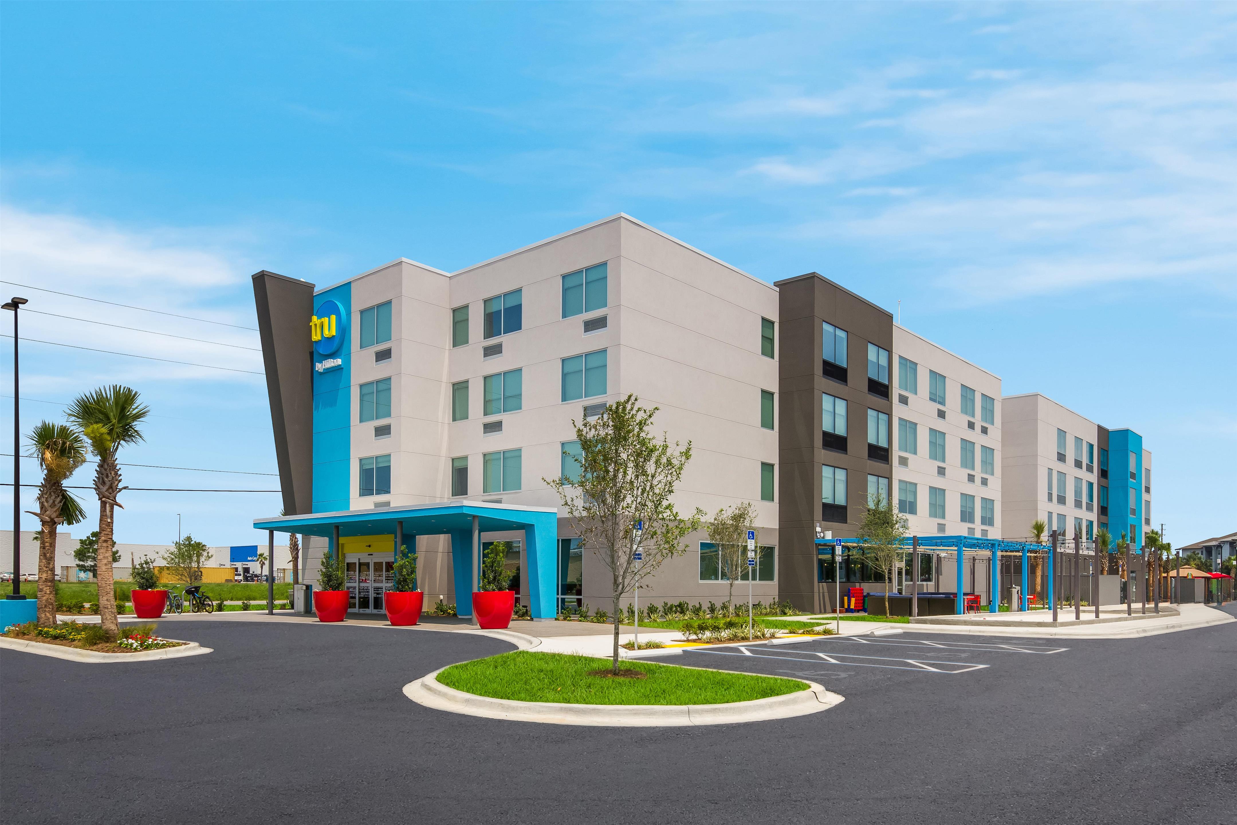 Exterior | Tru By Hilton Destin