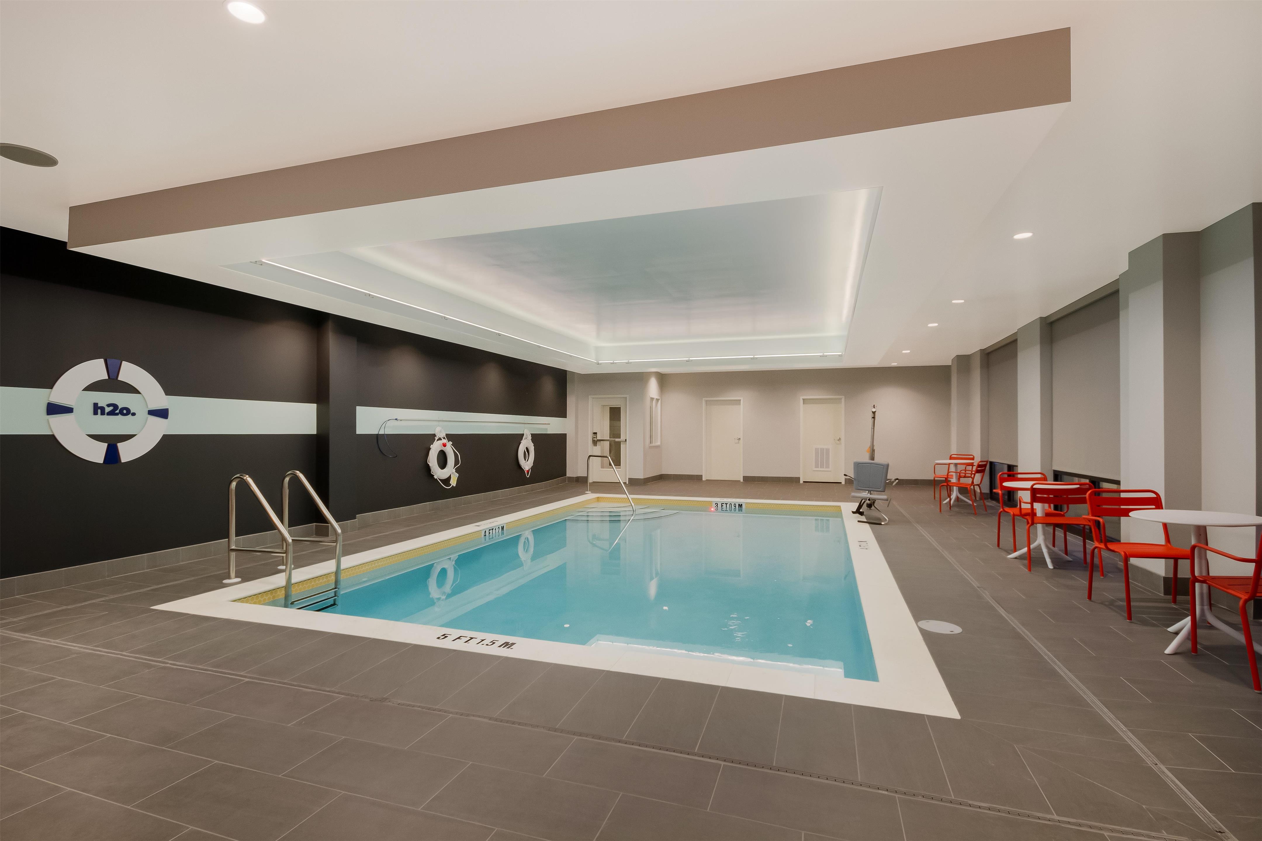 Pool | Tru By Hilton Destin