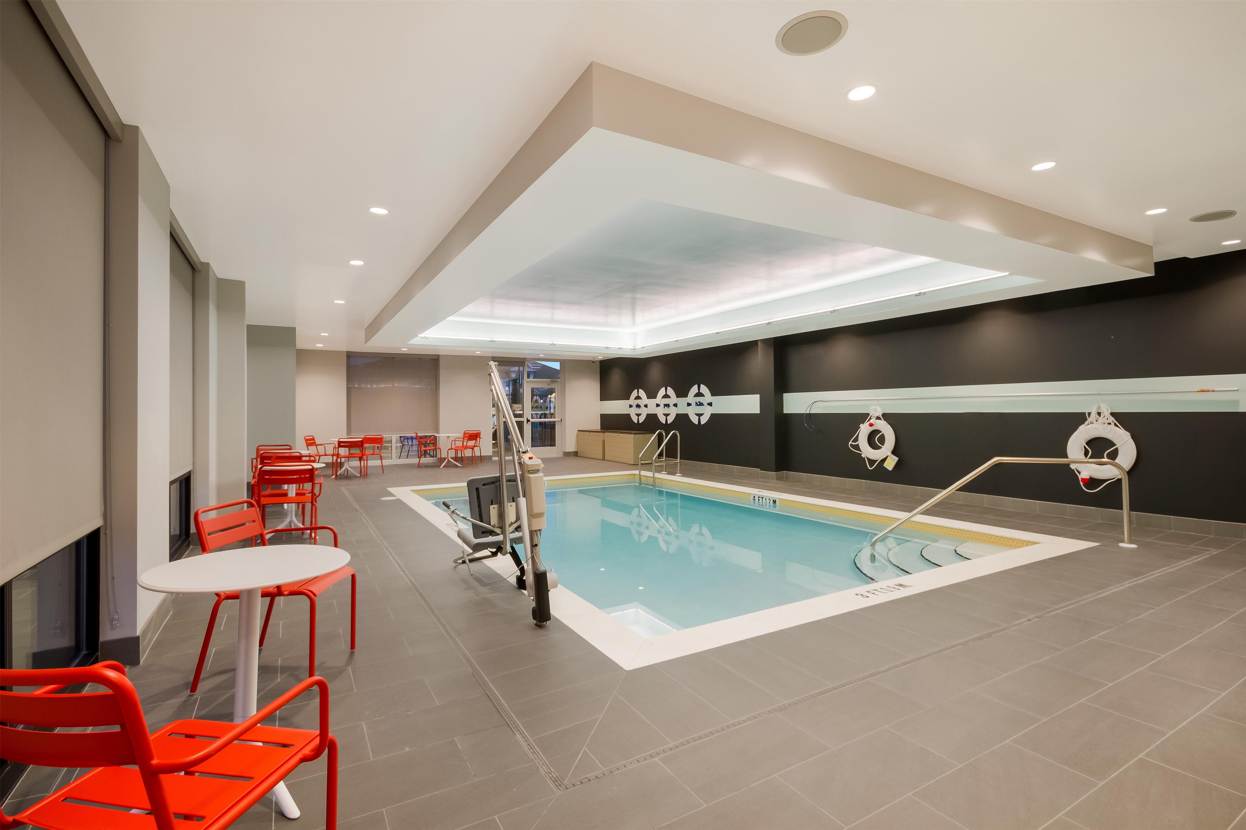 Pool | Tru By Hilton Destin