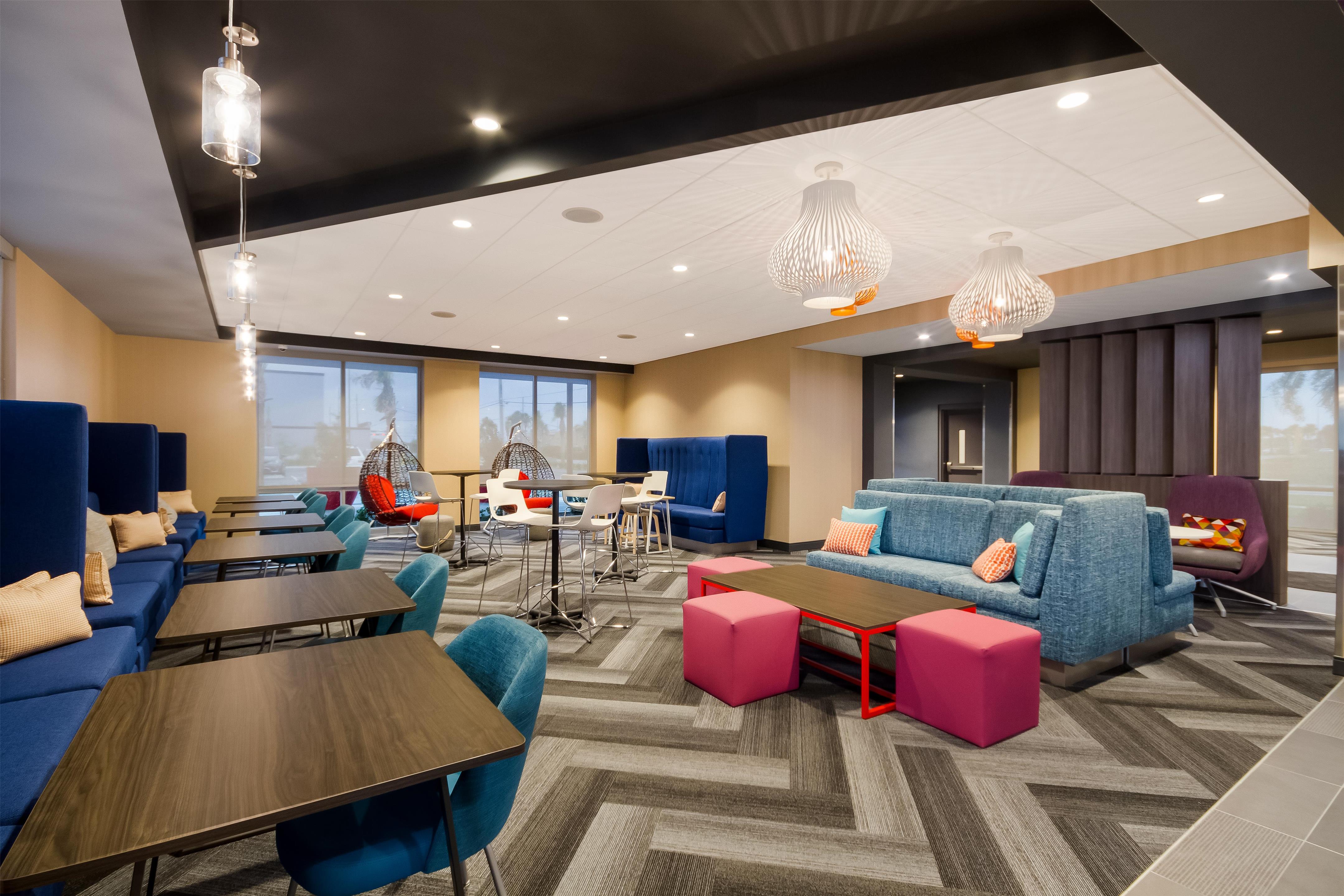 Breakfast Area | Tru By Hilton Destin