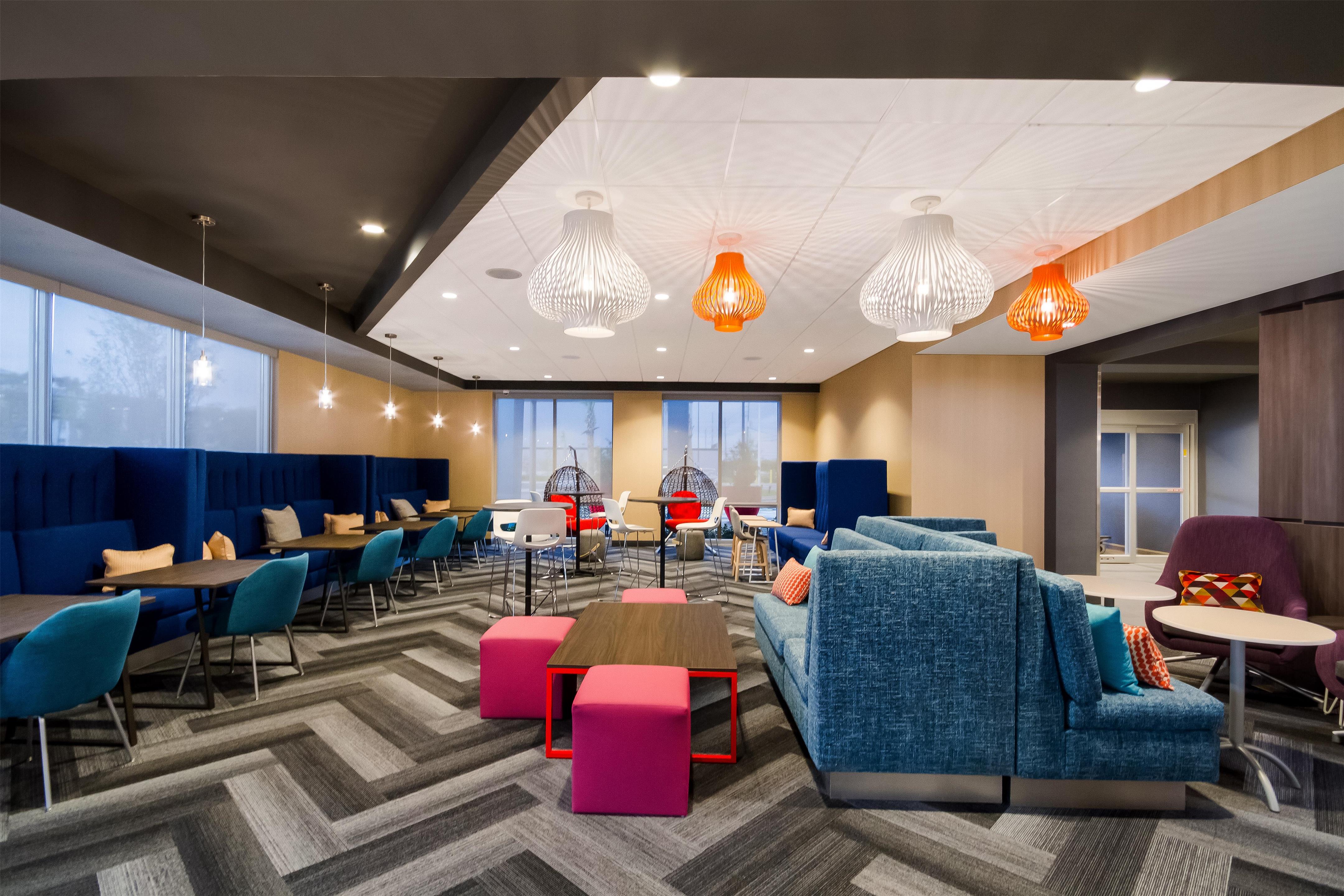 Breakfast Area | Tru By Hilton Destin