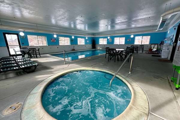 Pool - Wingate by Wyndham Hotel New Castle