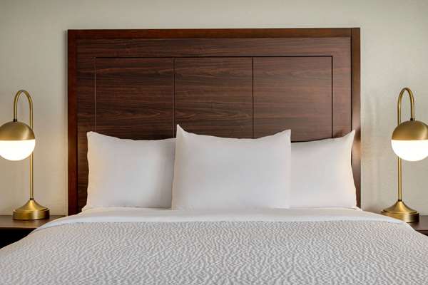 1 Queen Bed, Non-Smoking