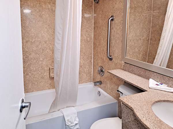  - Rodeway Inn South Gate