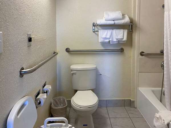  - Rodeway Inn South Gate