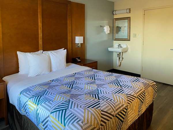  - Rodeway Inn South Gate