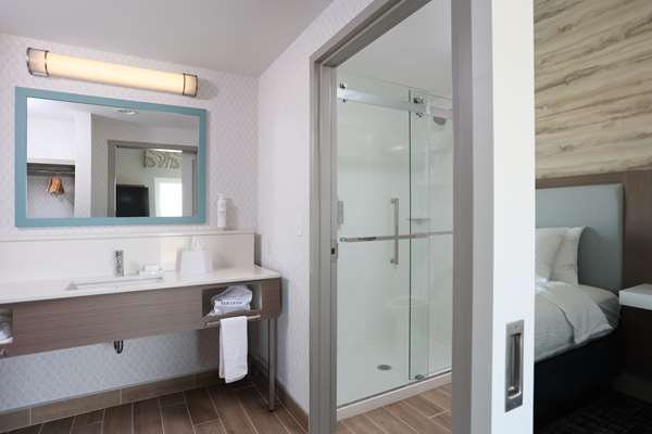  - Hampton Inn & Suites Manistee