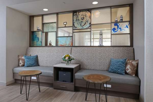 Conference Area - Hampton Inn & Suites Manistee