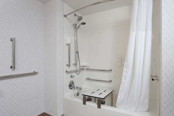  - Hampton Inn & Suites Manistee