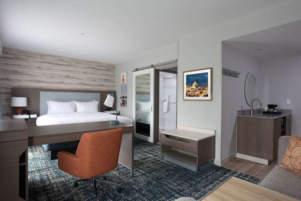  - Hampton Inn & Suites Manistee