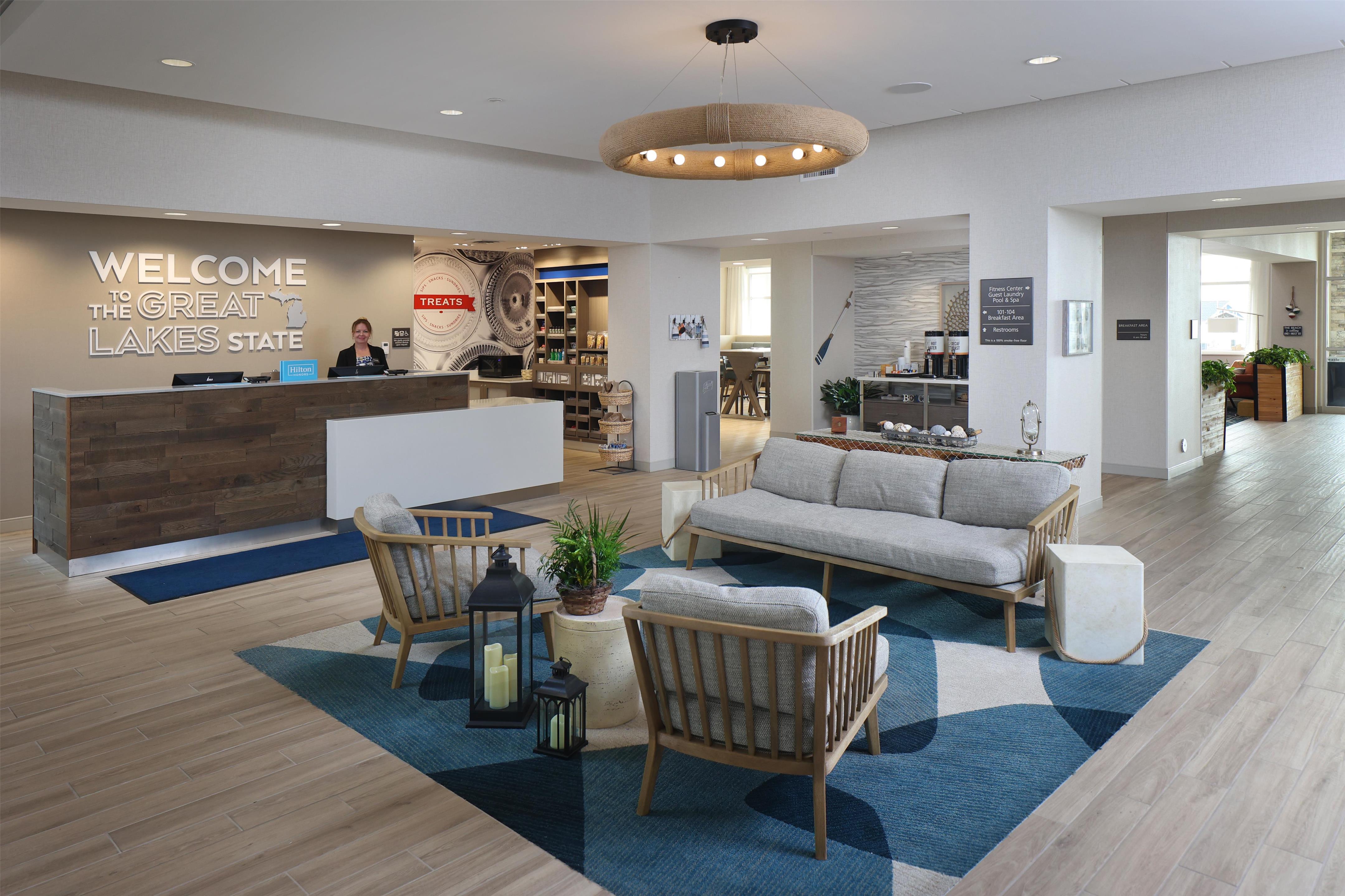 Reception | Hampton Inn & Suites Manistee Waterfront
