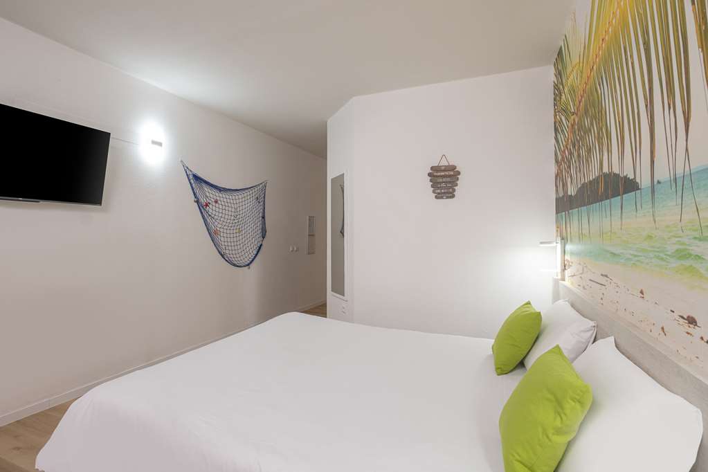 OG CITY HOTEL L HIPPOCAMPE SETE-guestroom-Guest Room,On-Site.jpg