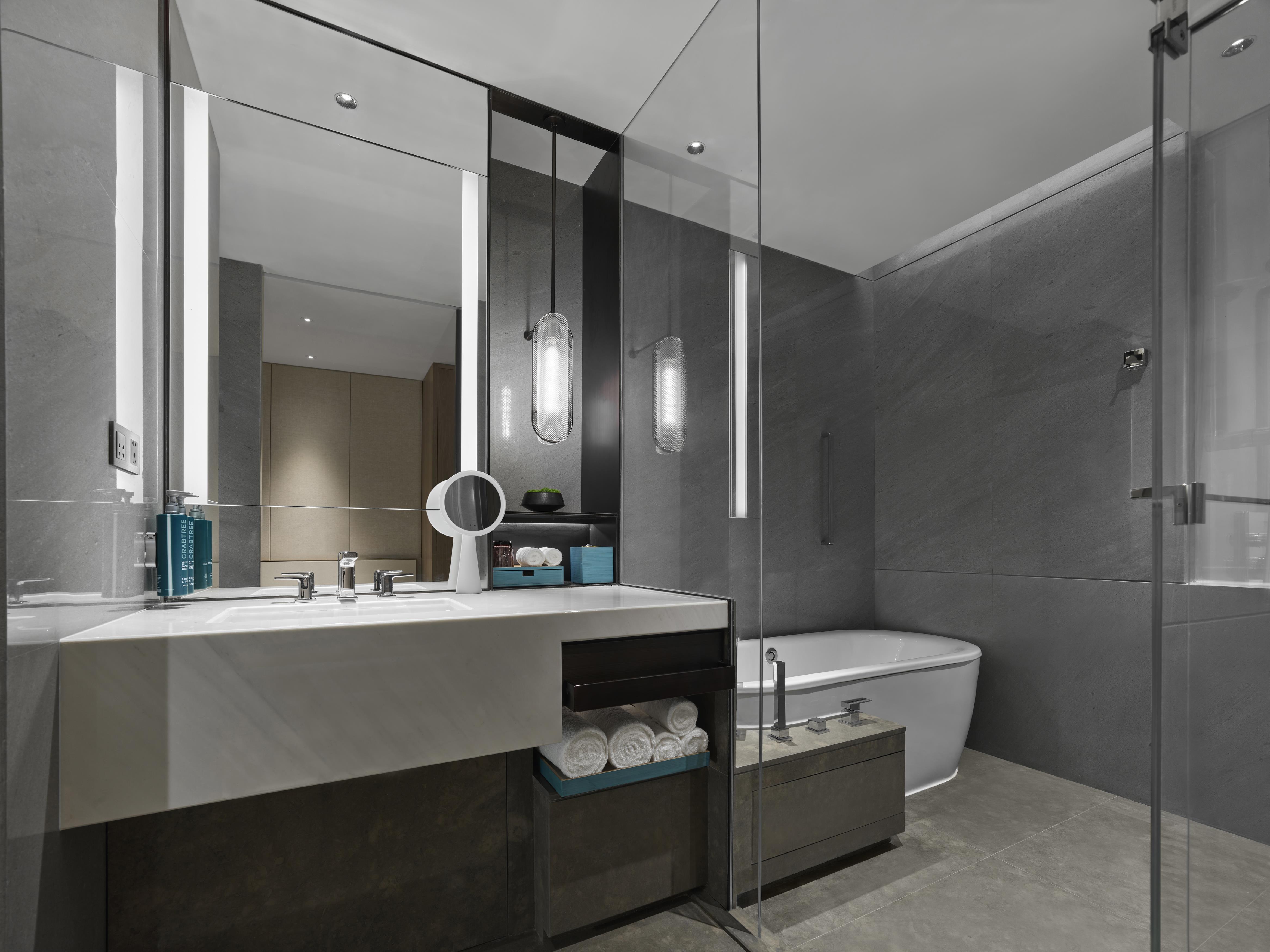 Hilton Zhuhai Room Type - KING DELUXE ROOM