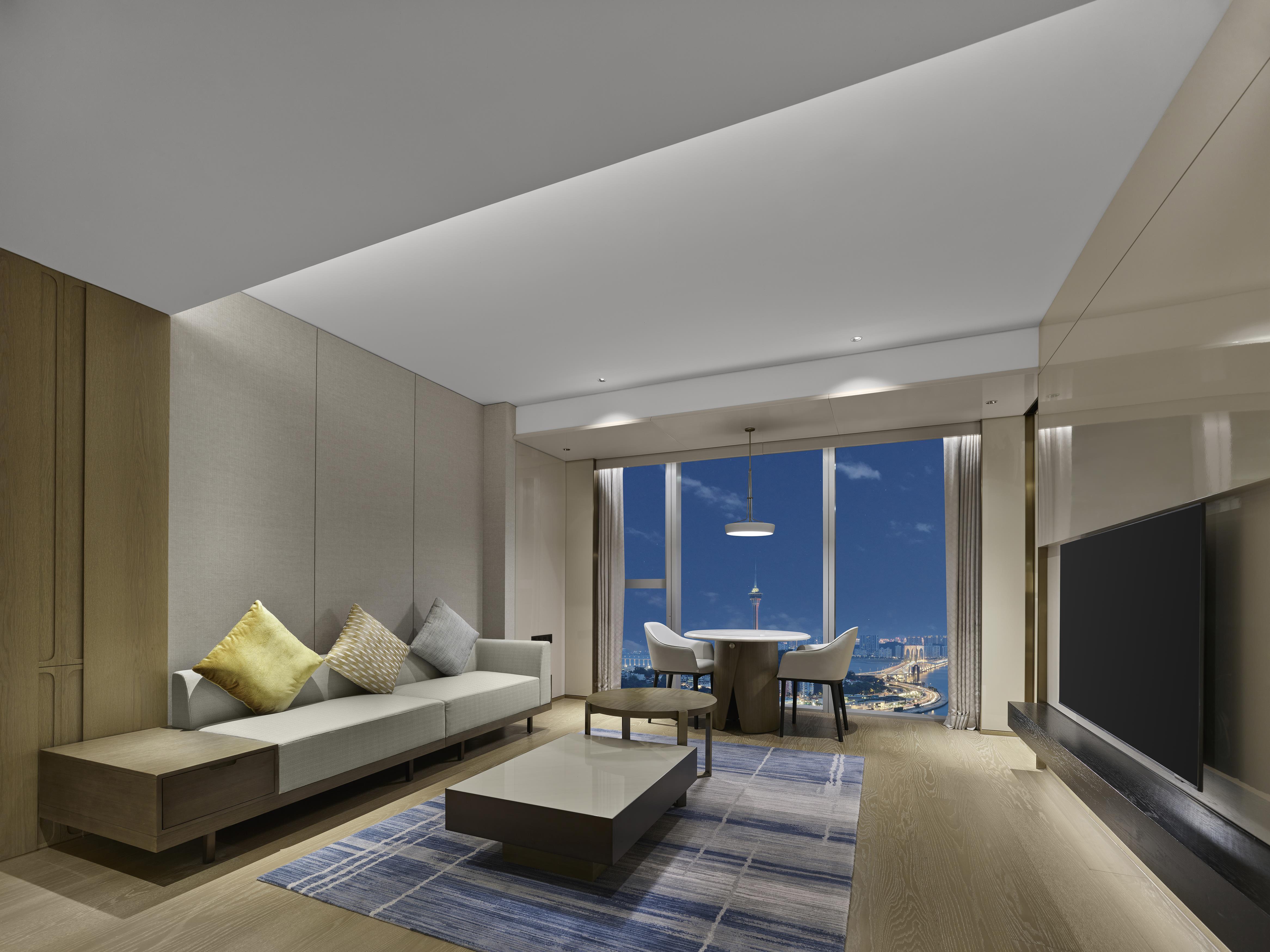Hilton Zhuhai Room Type - KING DELUXE SUITE