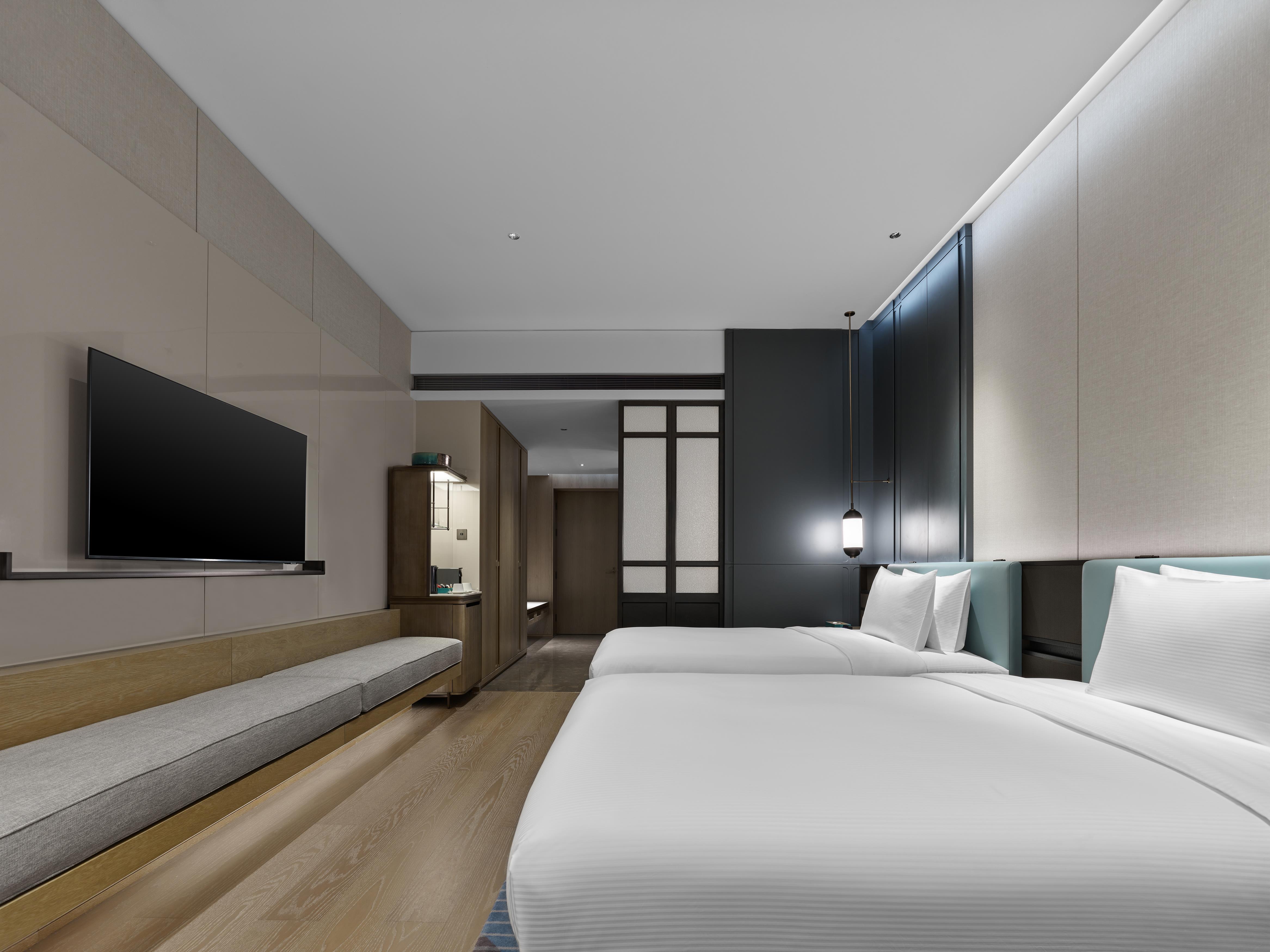 Hilton Zhuhai Room Type - TWIN EXE ROOM SEA VIEW