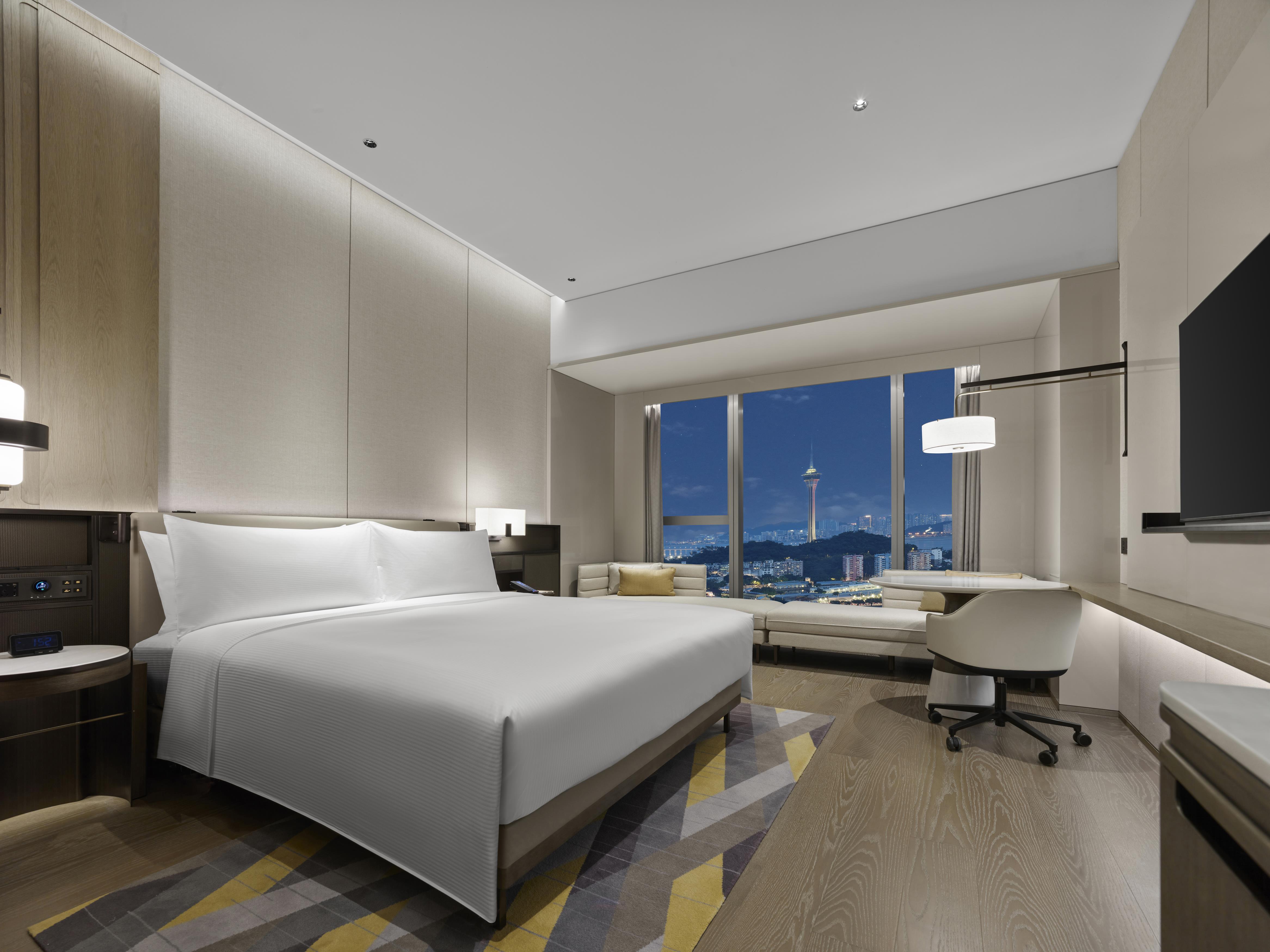 Hilton Zhuhai Room Type - KING EXE ROOM SEA VIEW