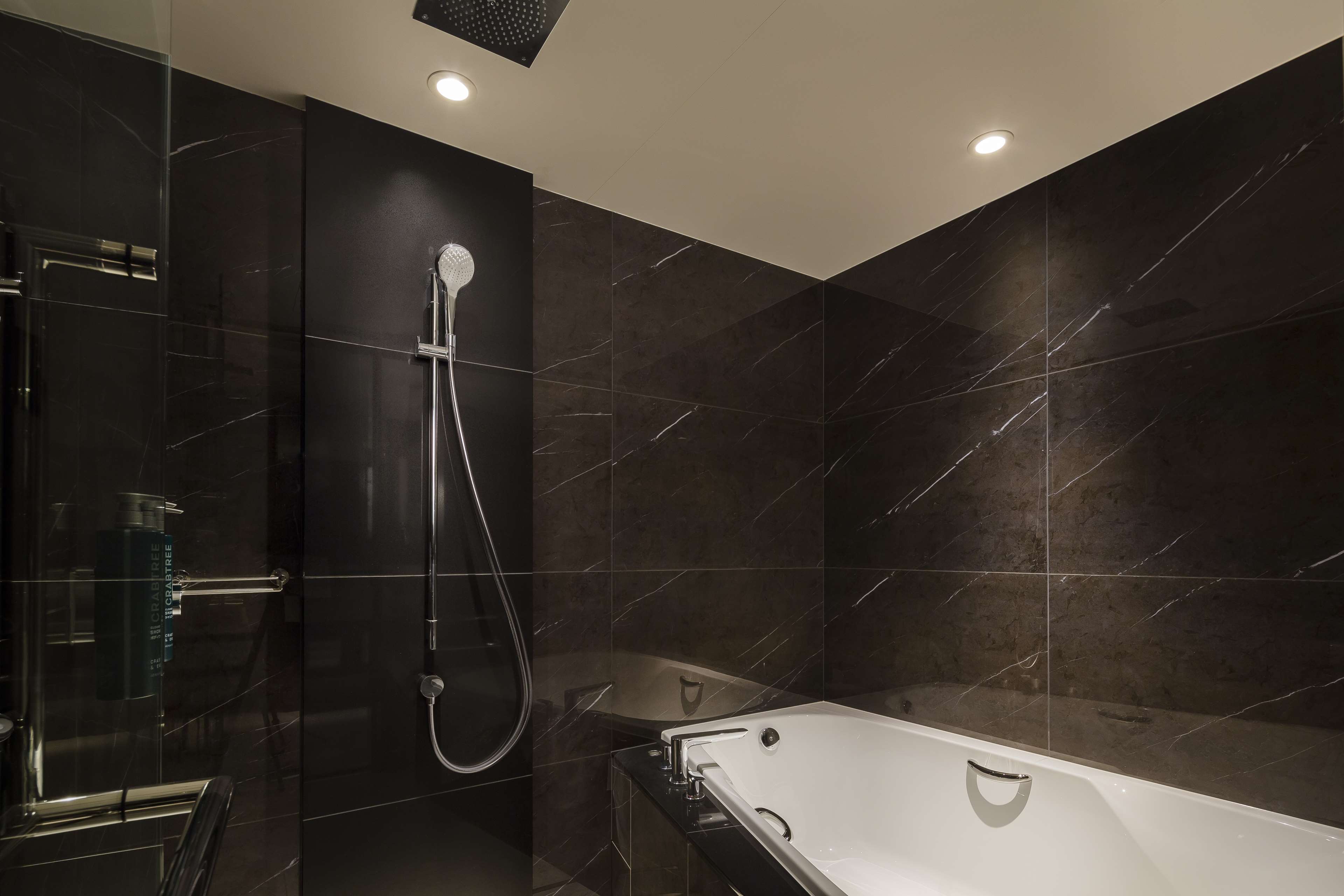 Hilton Yokohama Room Type - TWIN EXECUTIVE SUITE