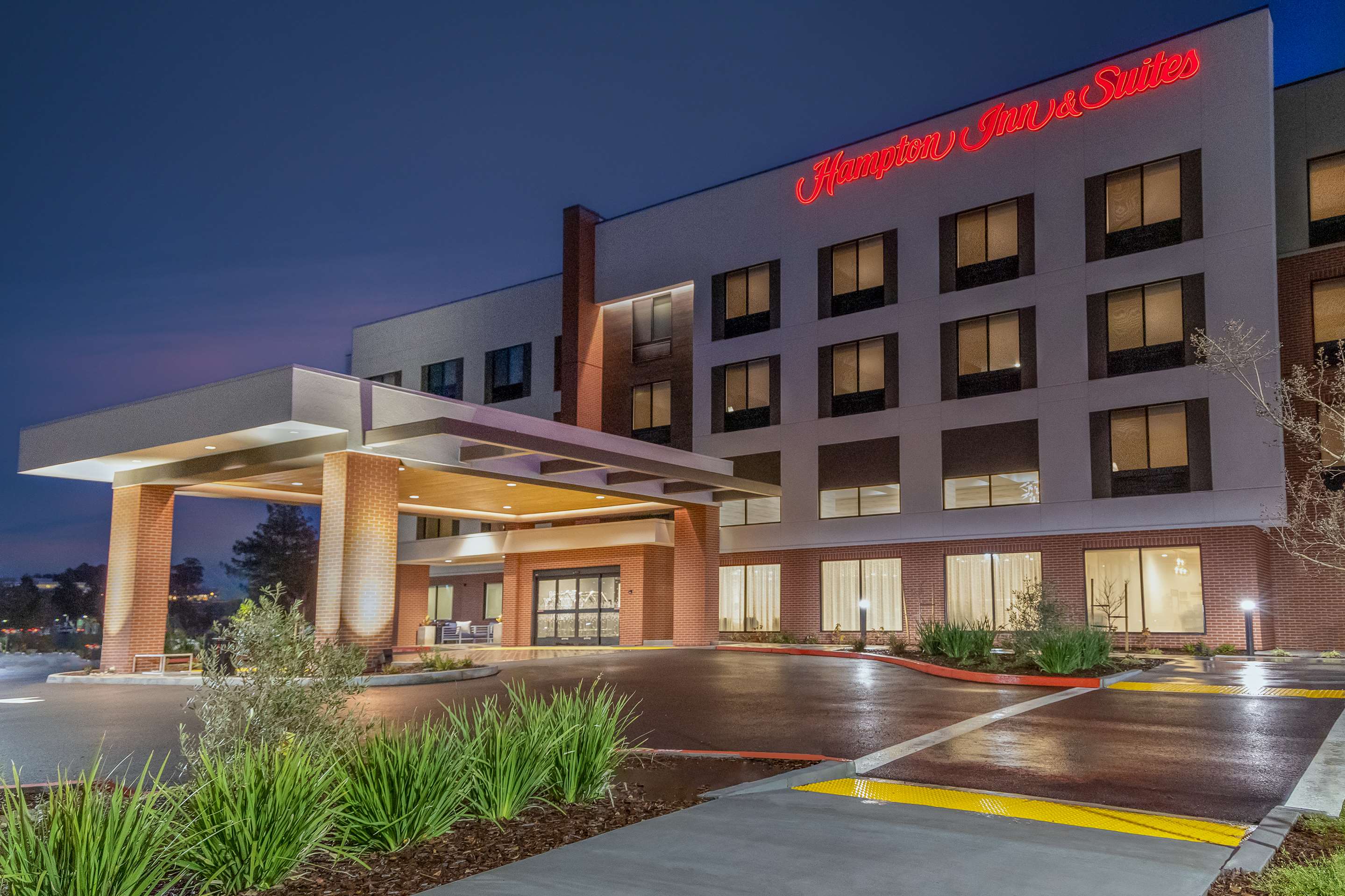 Exterior | Hampton Inn & Suites Santa Rosa Sonoma Wine Country