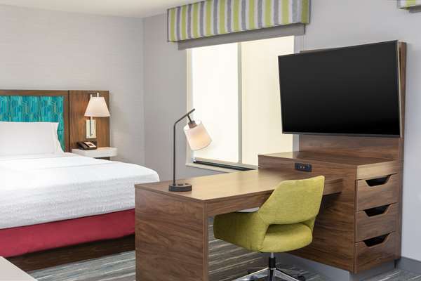  - Hampton Inn & Suites Santa Rosa