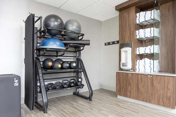 Fitness/ Exercise Room - Hampton Inn & Suites Santa Rosa