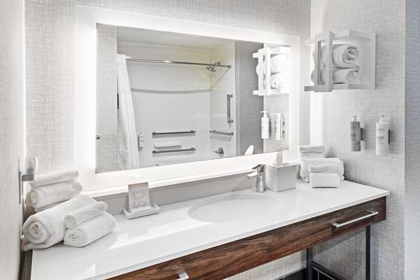  - Hampton Inn & Suites Canyon