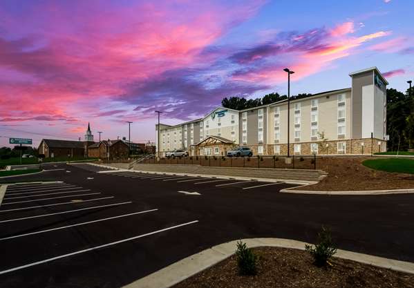 Exterior view - WoodSpring Suites Airport Roanoke - I-581, Exit 2S